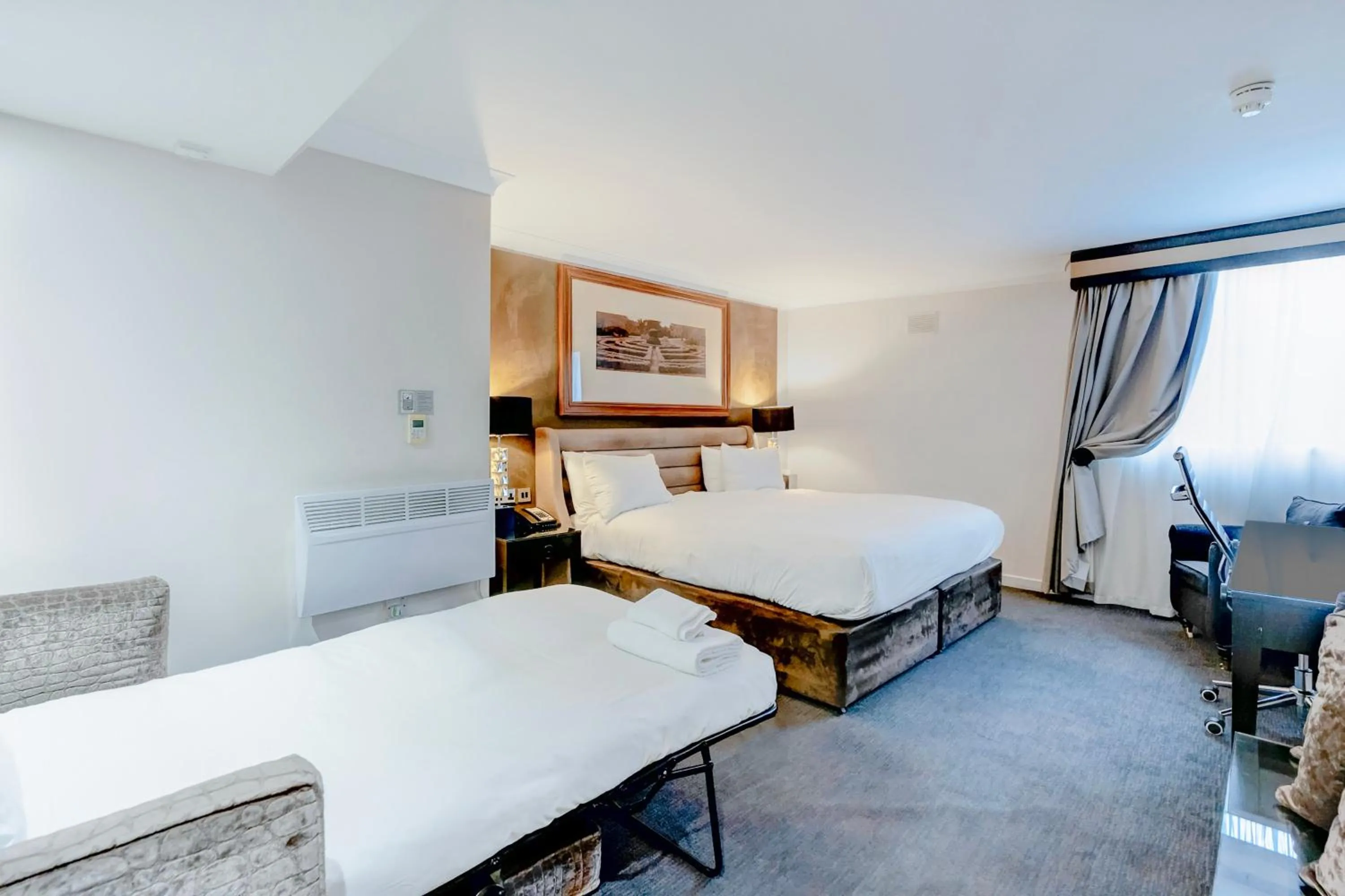 Photo of the whole room, Bed in The Landmark Hotel and SPA Leisure Club Dundee By Sunday