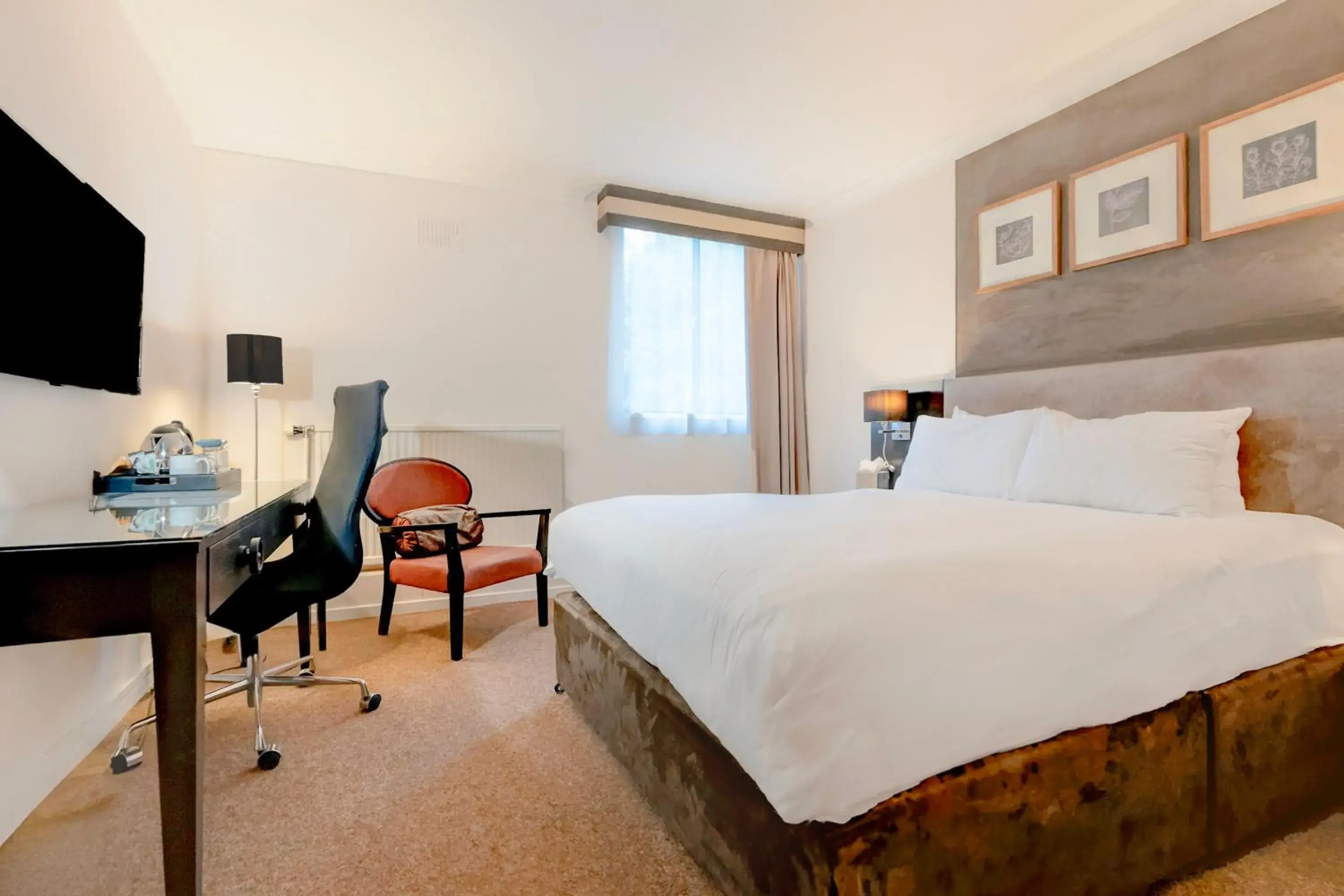 Double Guest Room in The Landmark Hotel and SPA Leisure Club Dundee By Sunday Double Guest Room in The Landmark Hotel and SPA Leisure Club Dundee By Sunday