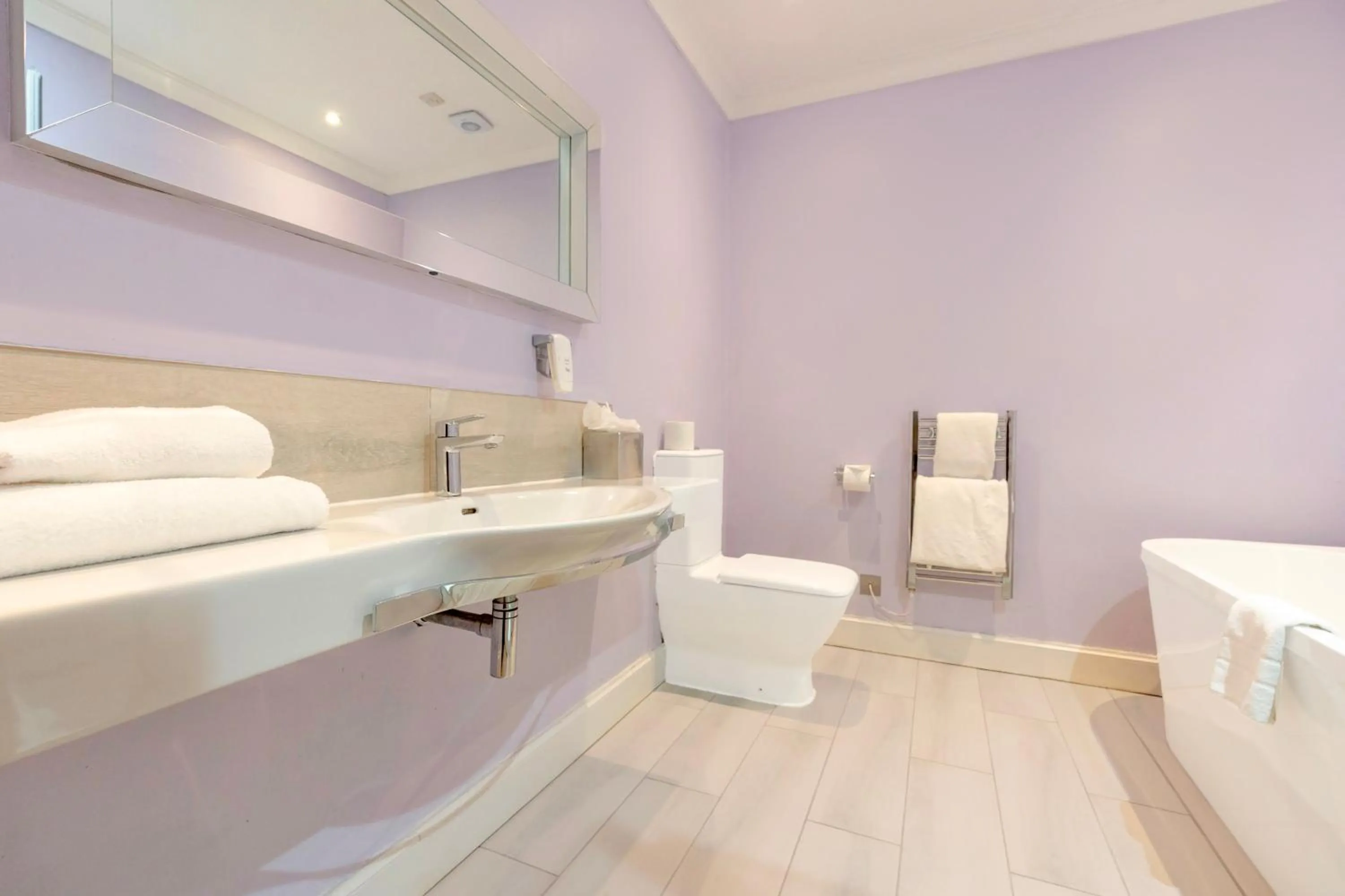 Bathroom in The Landmark Hotel and SPA Leisure Club Dundee By Sunday