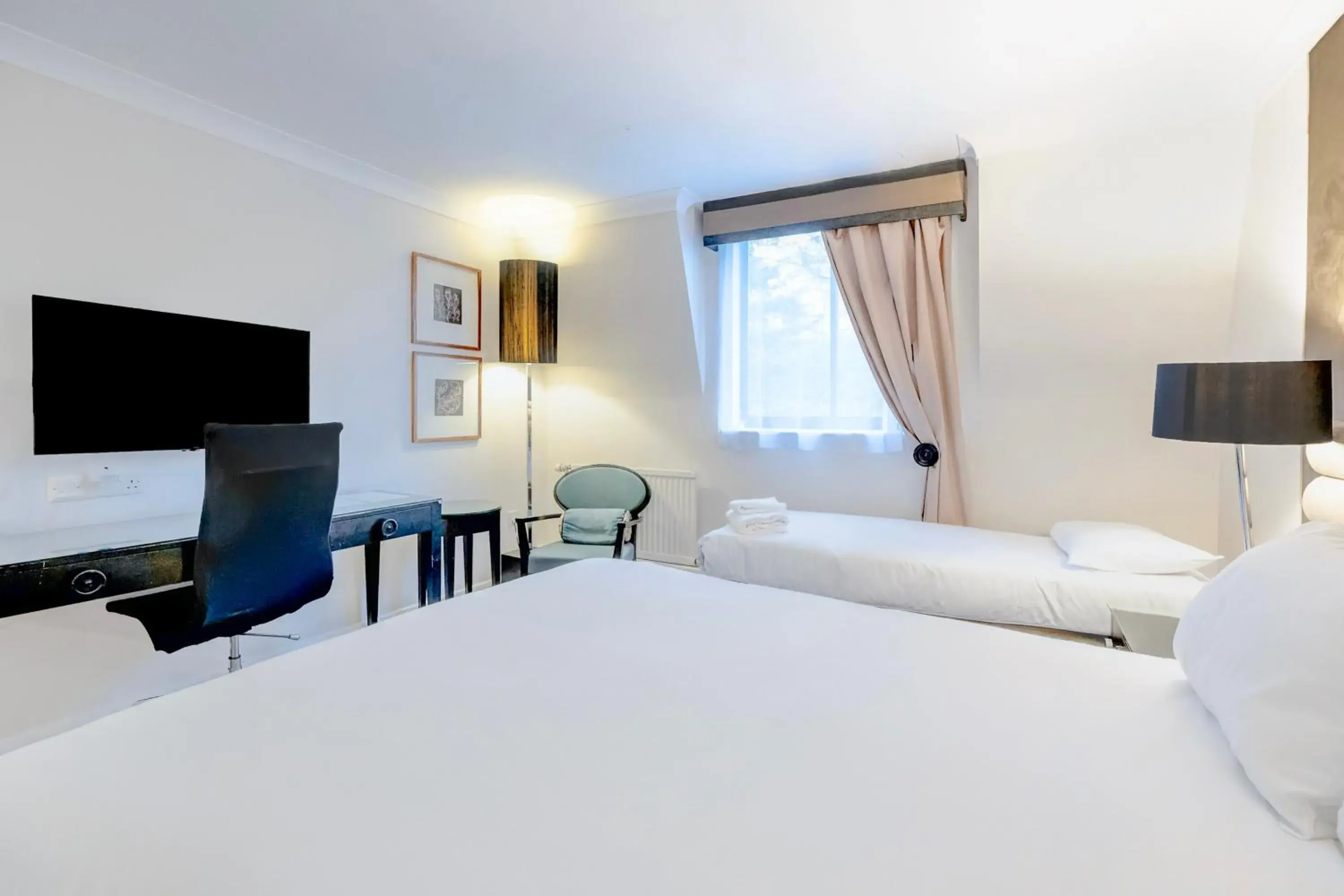 Superior Family Room in The Landmark Hotel and SPA Leisure Club Dundee By Sunday Superior Family Room in The Landmark Hotel and SPA Leisure Club Dundee By Sunday