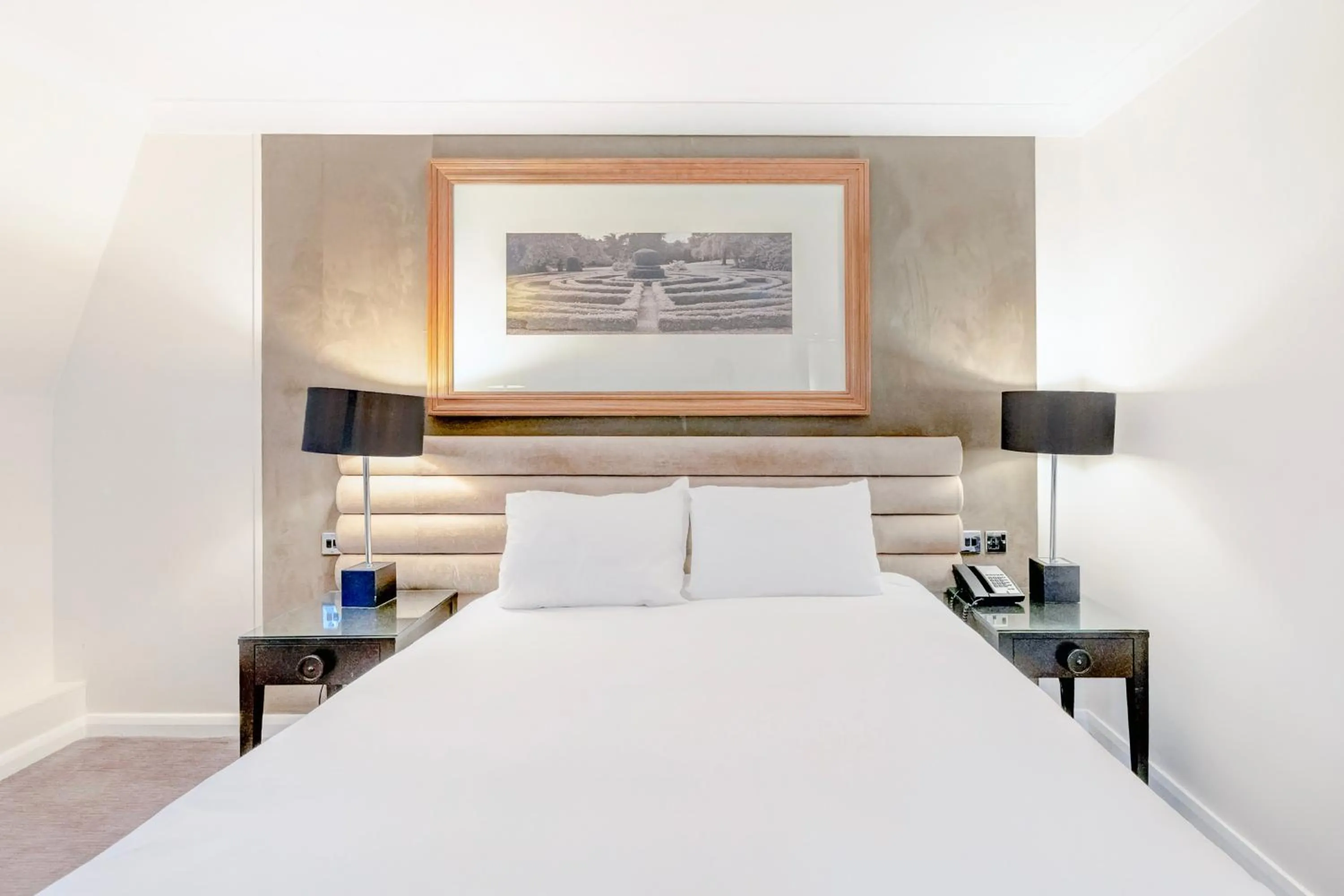 Bed in The Landmark Hotel and SPA Leisure Club Dundee By Sunday