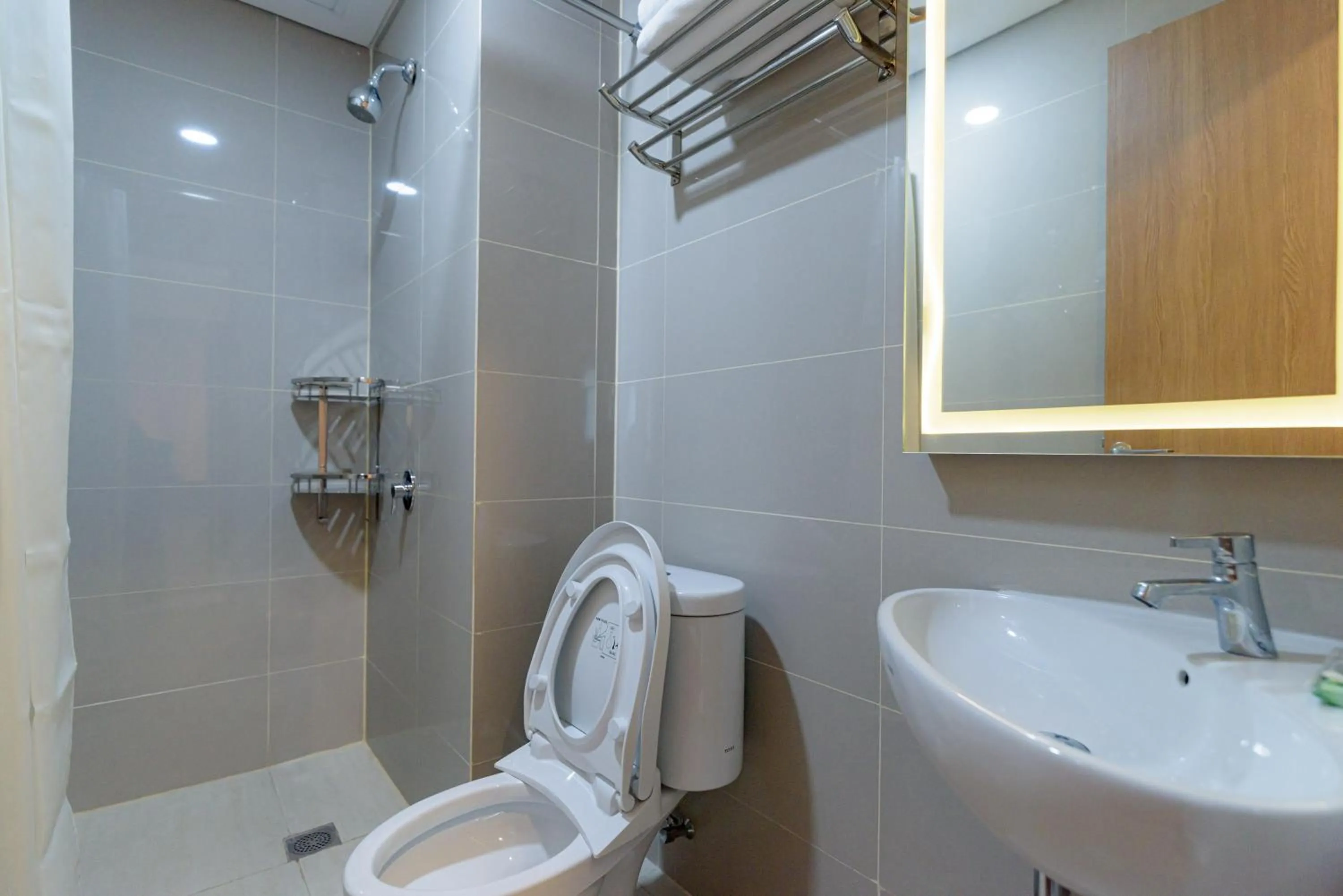 Bathroom in RedLiving Apartemen B Residence BSD - BE Urban Hotel