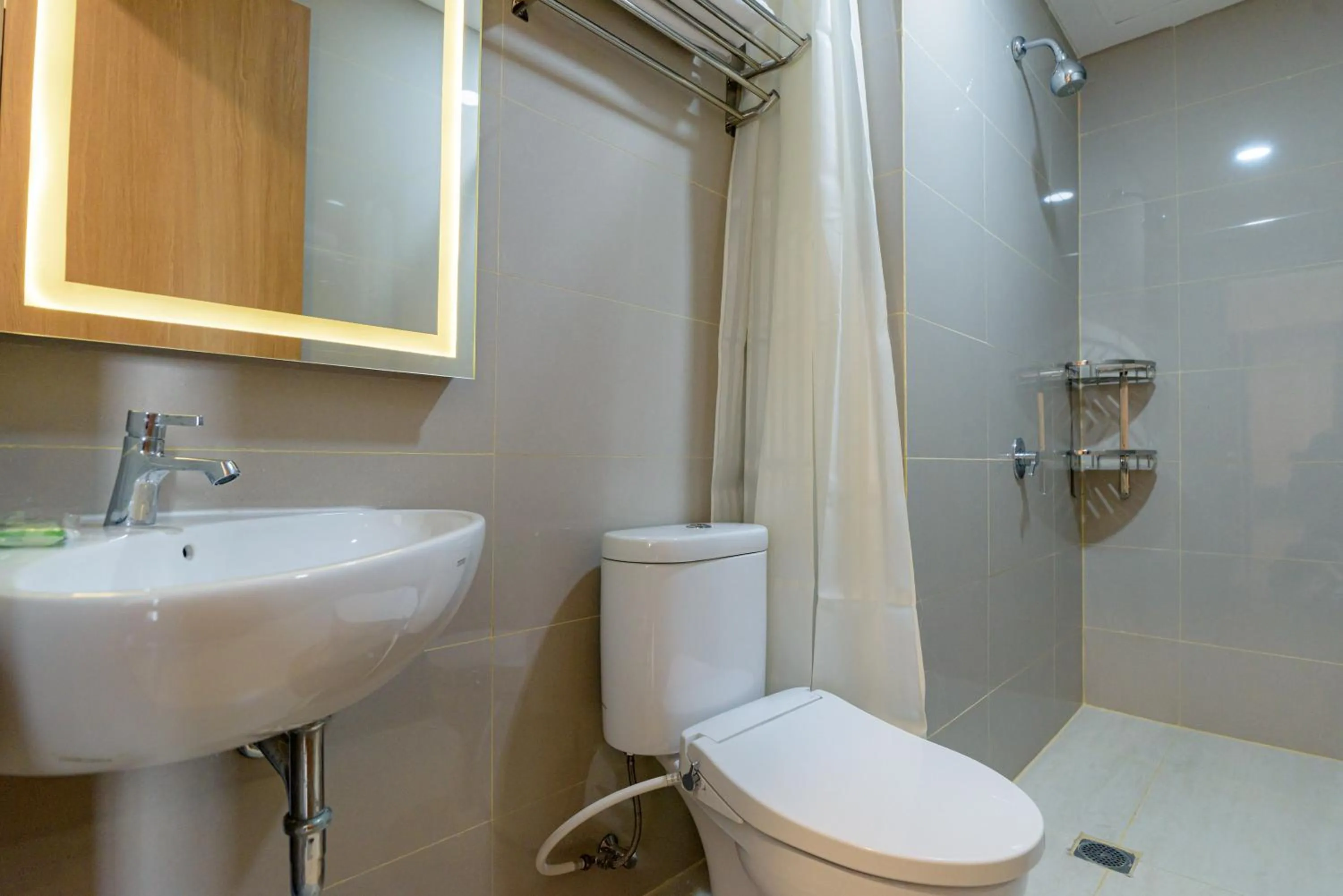 Bathroom in RedLiving Apartemen B Residence BSD - BE Urban Hotel