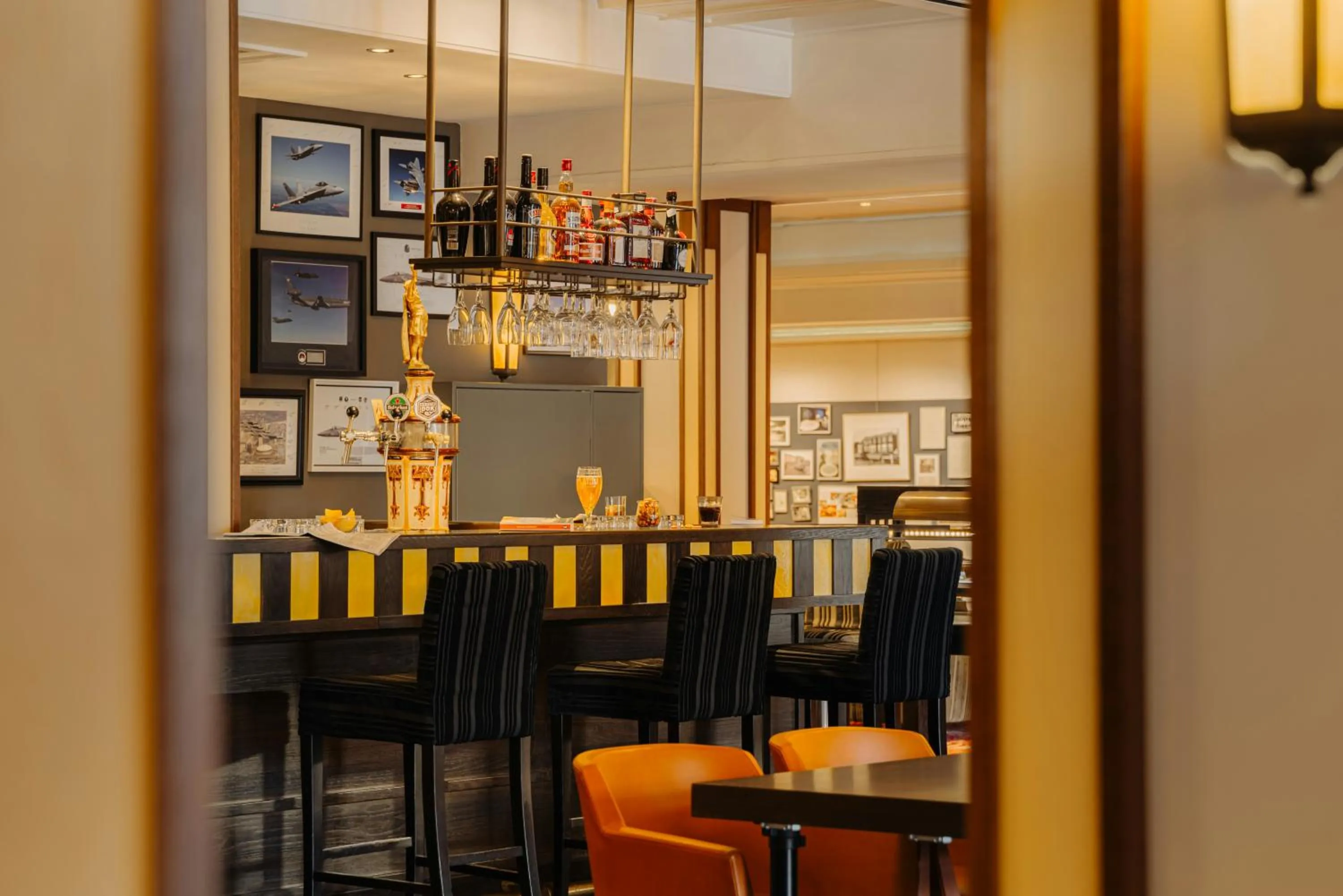 Lounge or bar in Leonardo Oranje Hotel Leeuwarden