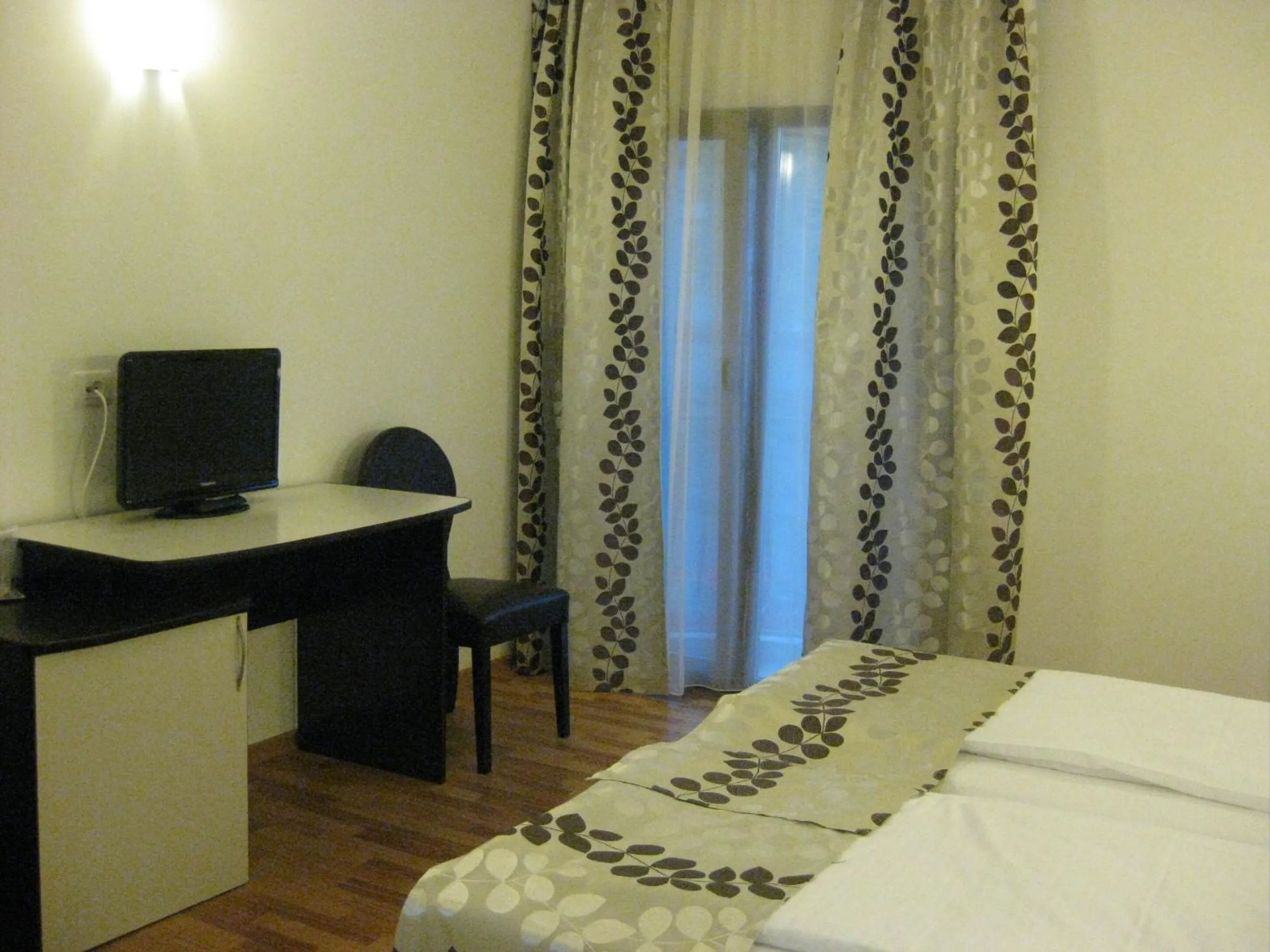 Photo of the whole room, Bed in Hotel Anina