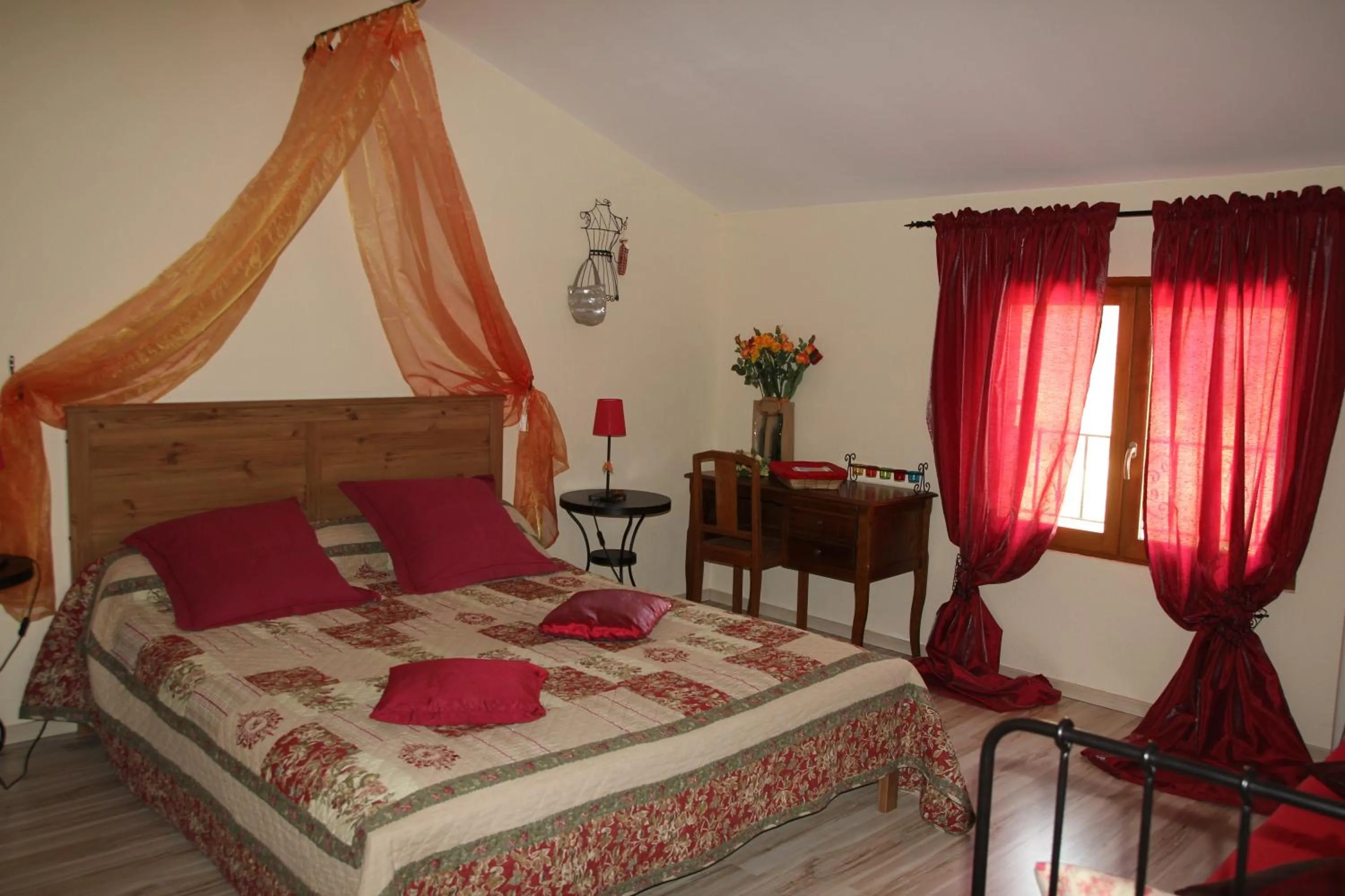 Bedroom, Bed in Chambre d'Hôtes Le Moulin d'Encor