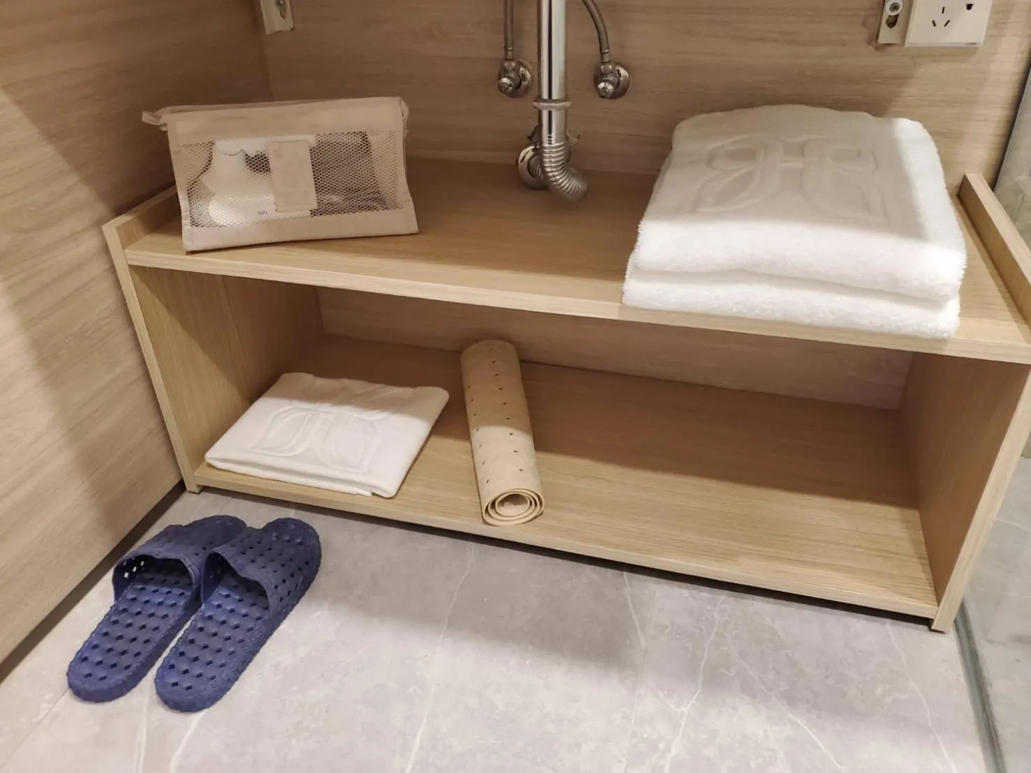 Bathroom in Hu House