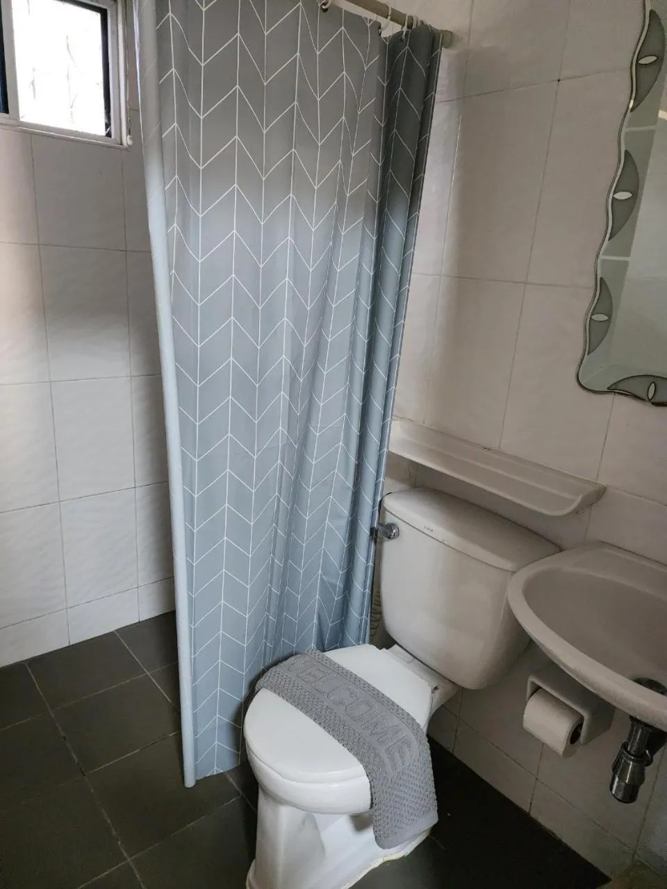 Shower in Happy Valley Pattaya