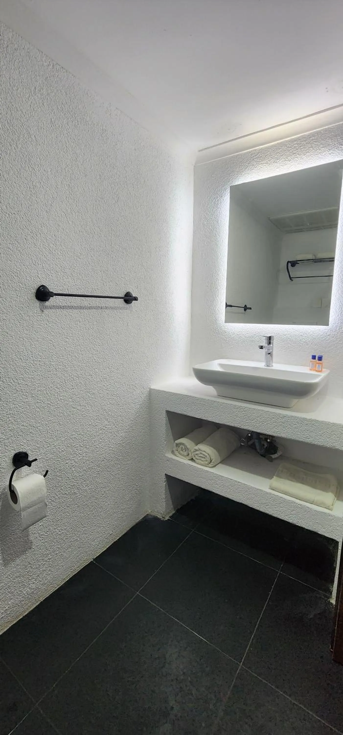 Toilet in Costa Bitezhan Beach Hotel