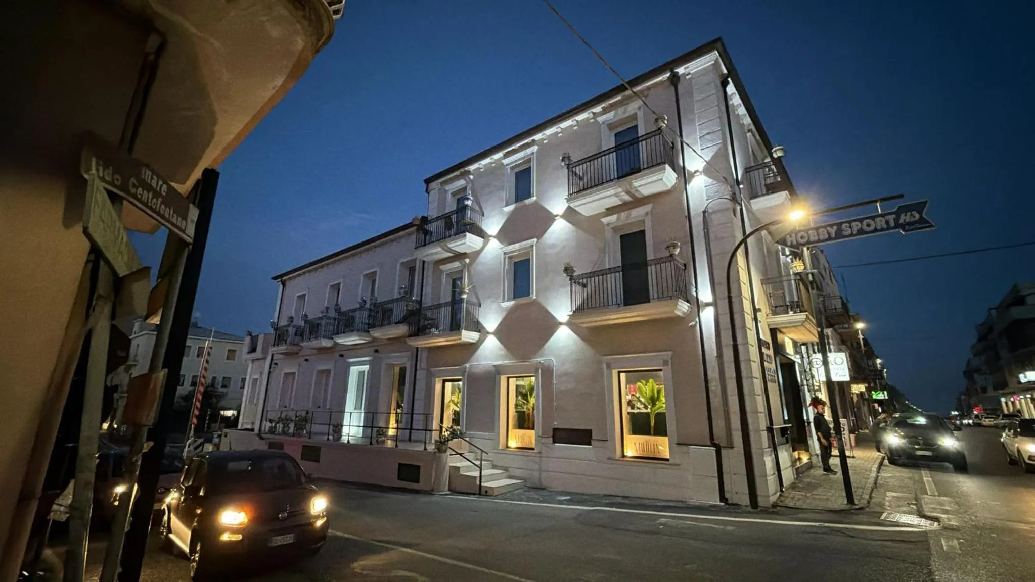 Antico Palazzo del Corso by Home Dardano