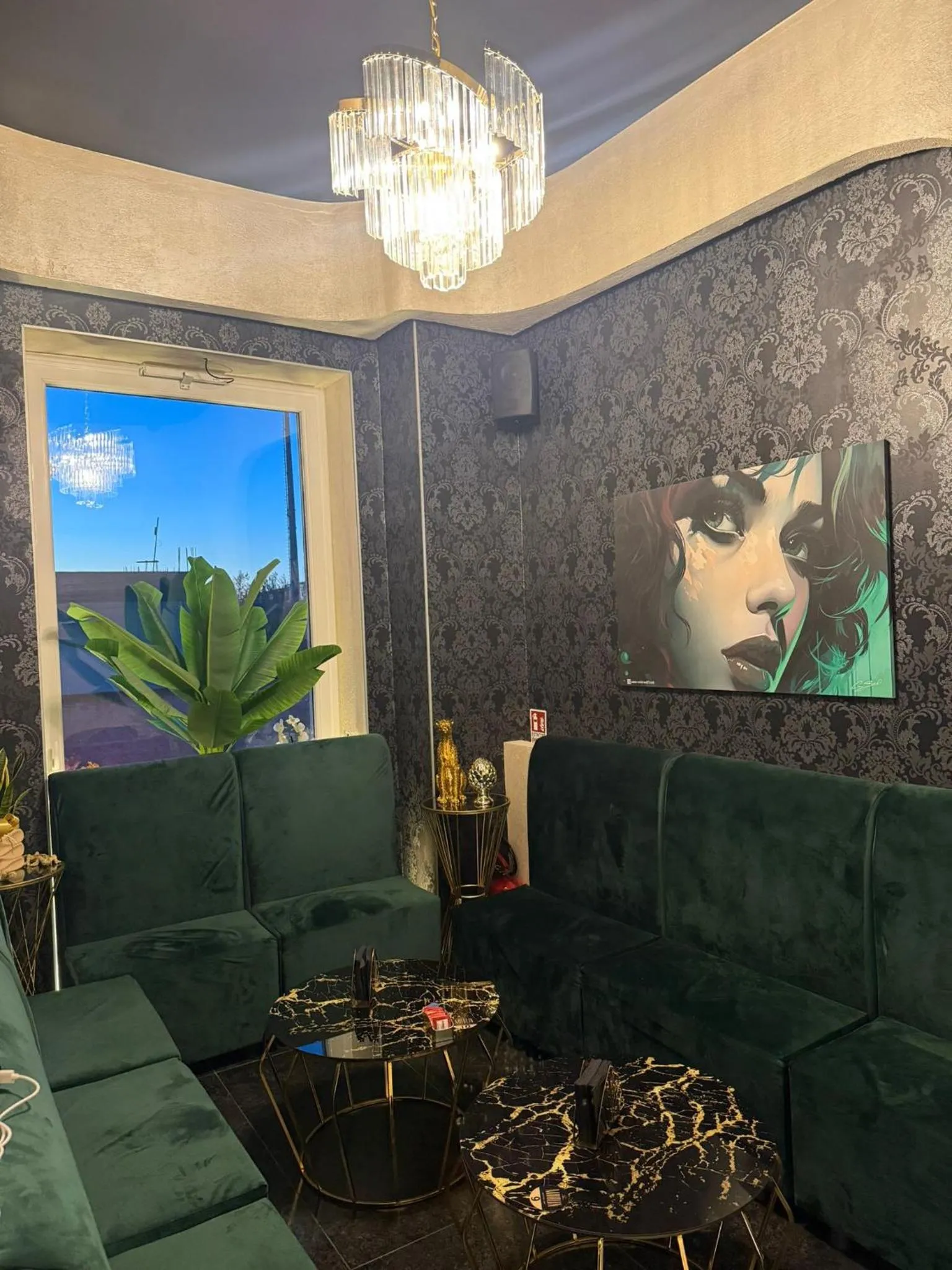 Antico Palazzo del Corso by Home Dardano