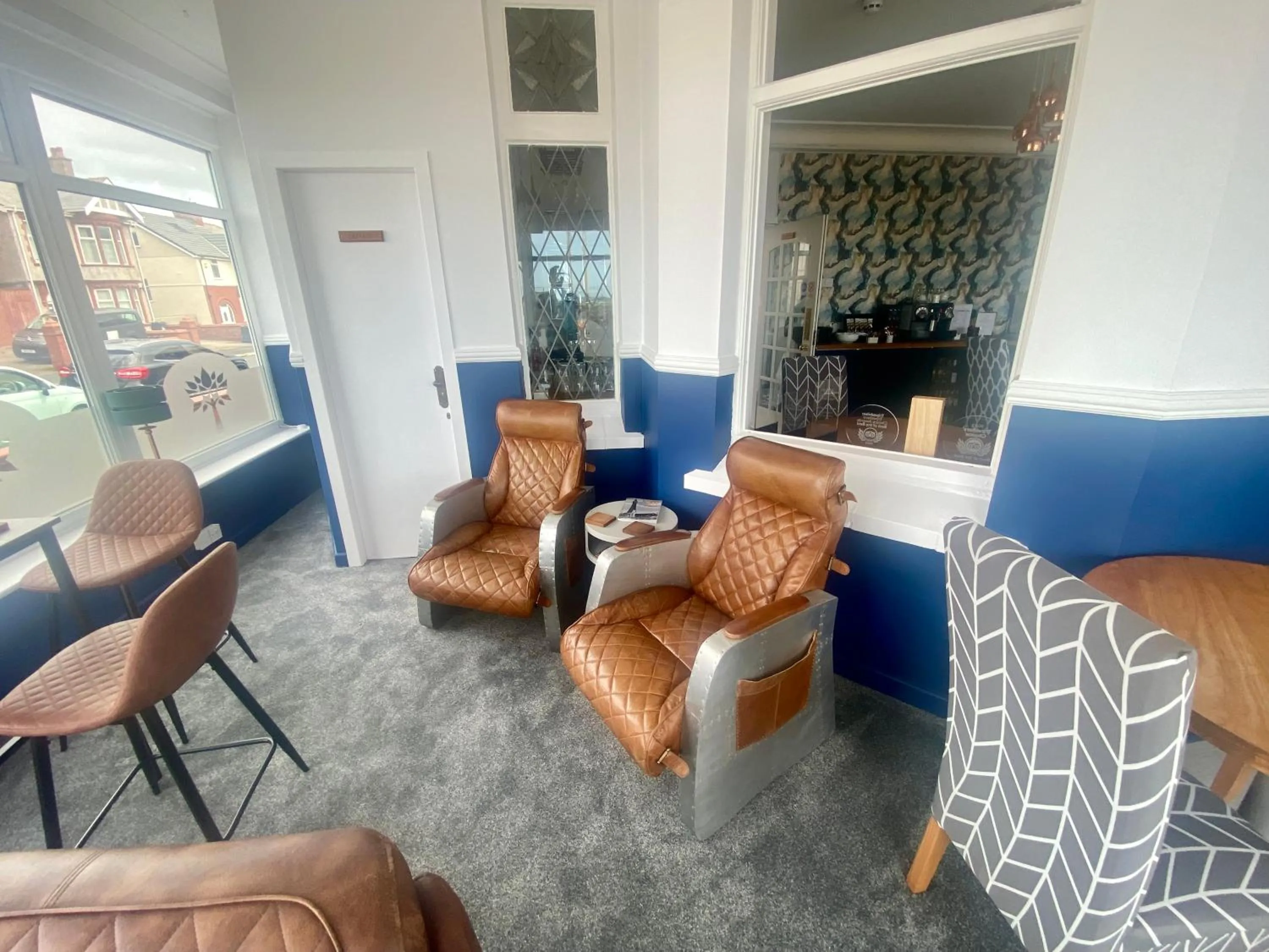 Lounge or bar in The Fossil Tree Hotel