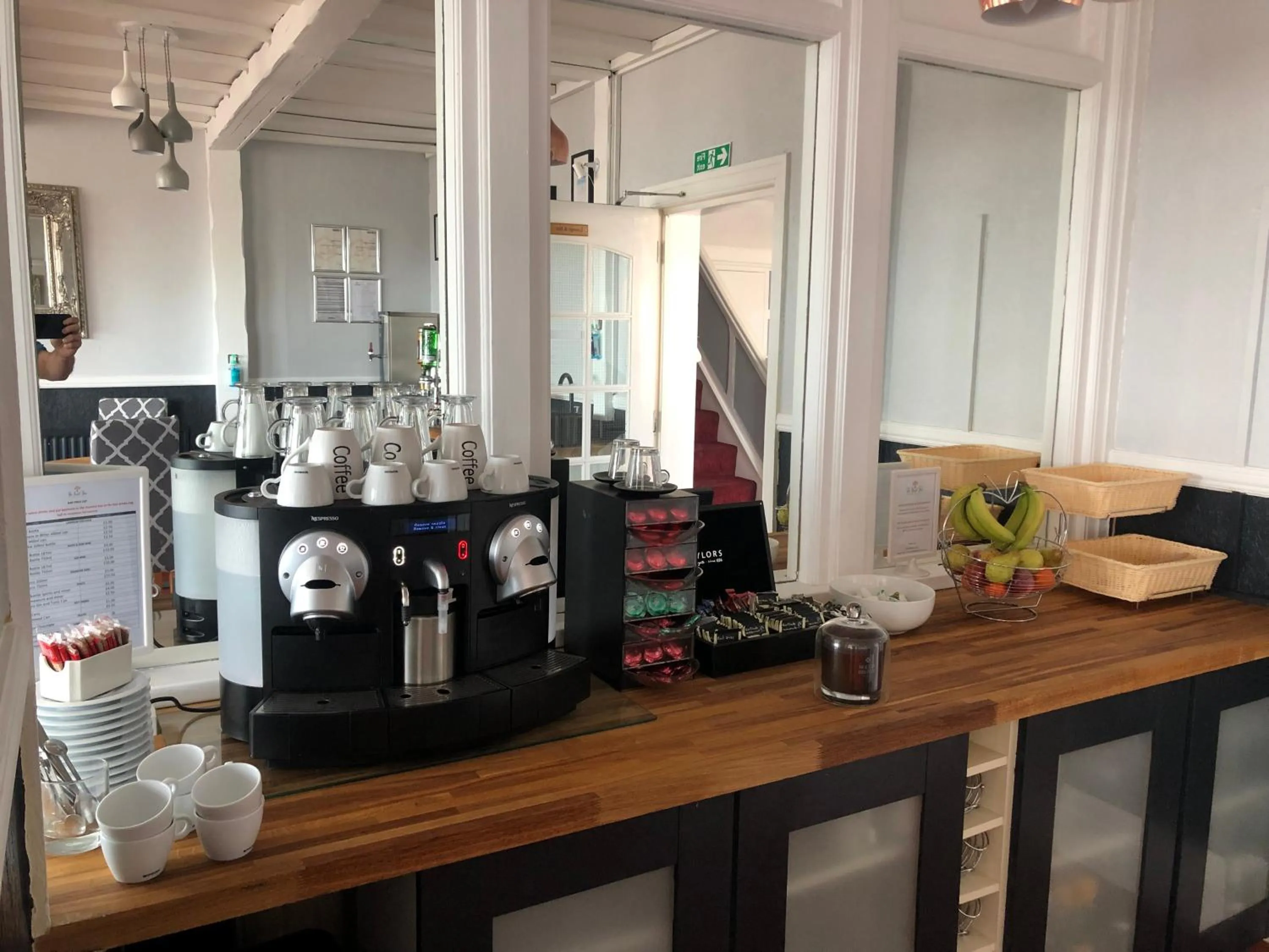 Restaurant/places to eat in The Fossil Tree Hotel