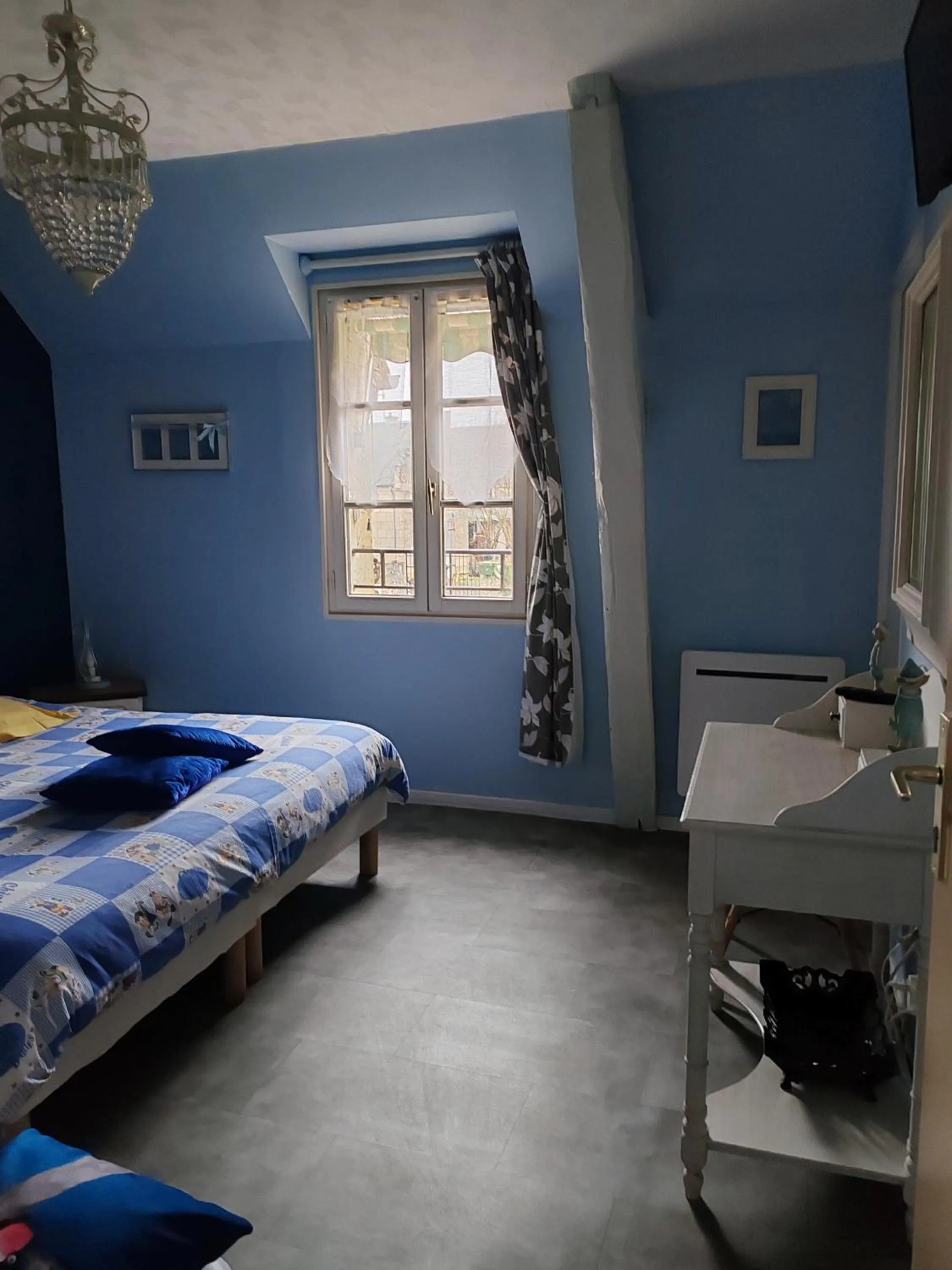 Photo of the whole room, Bed in Ma Gentilhommière