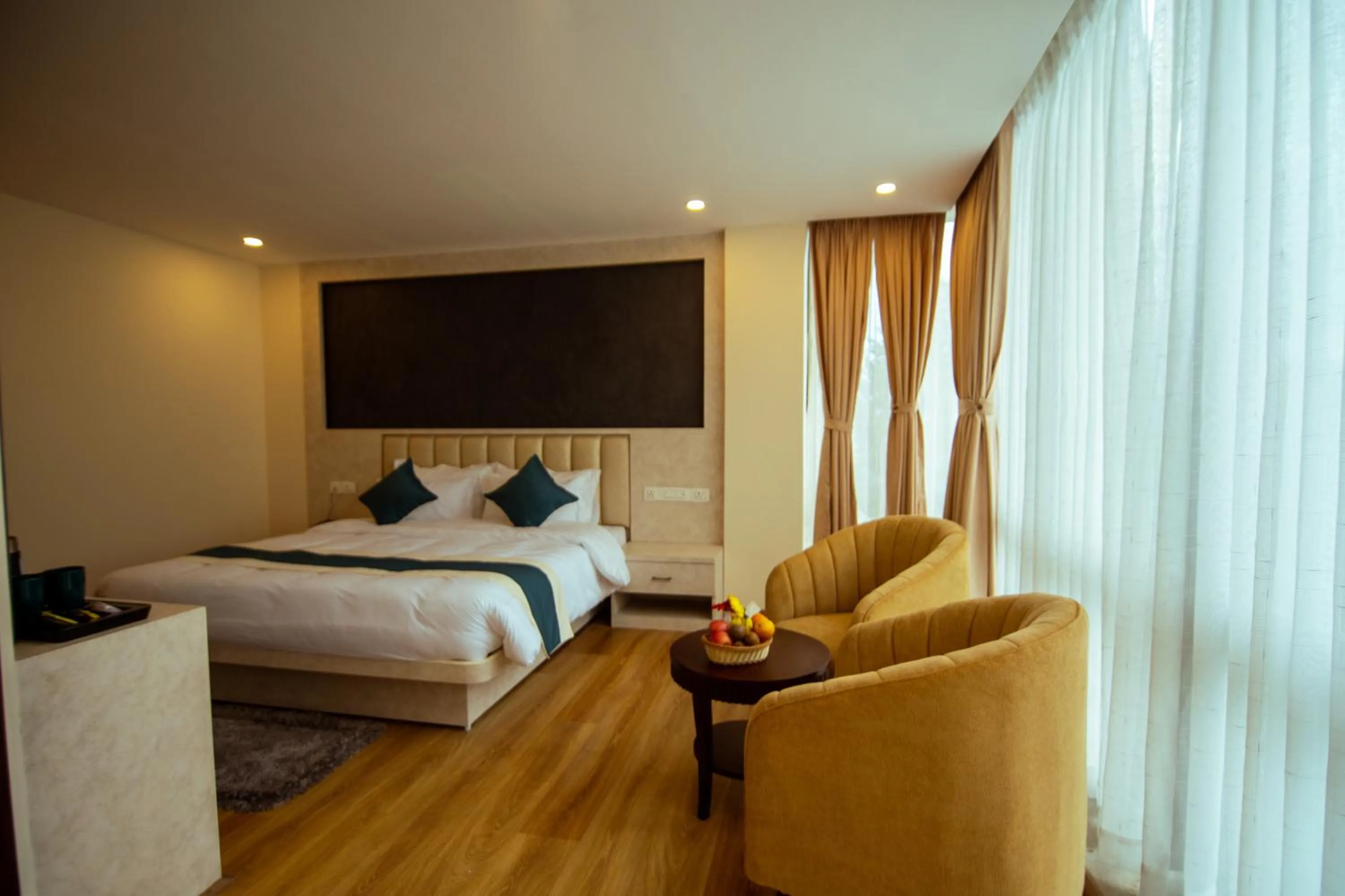 Bedroom, Bed in Hotel Black Diamond - Inside Airport