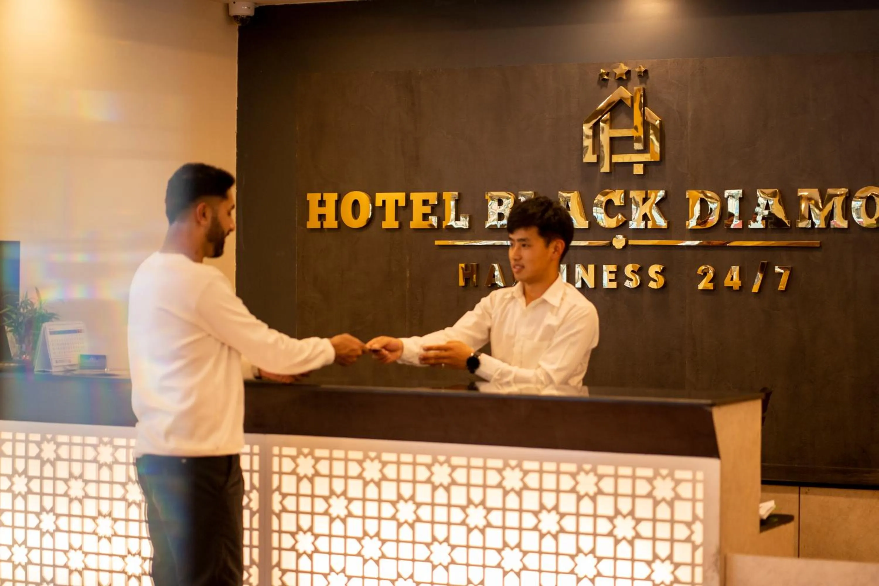 Lobby or reception in Hotel Black Diamond - Inside Airport