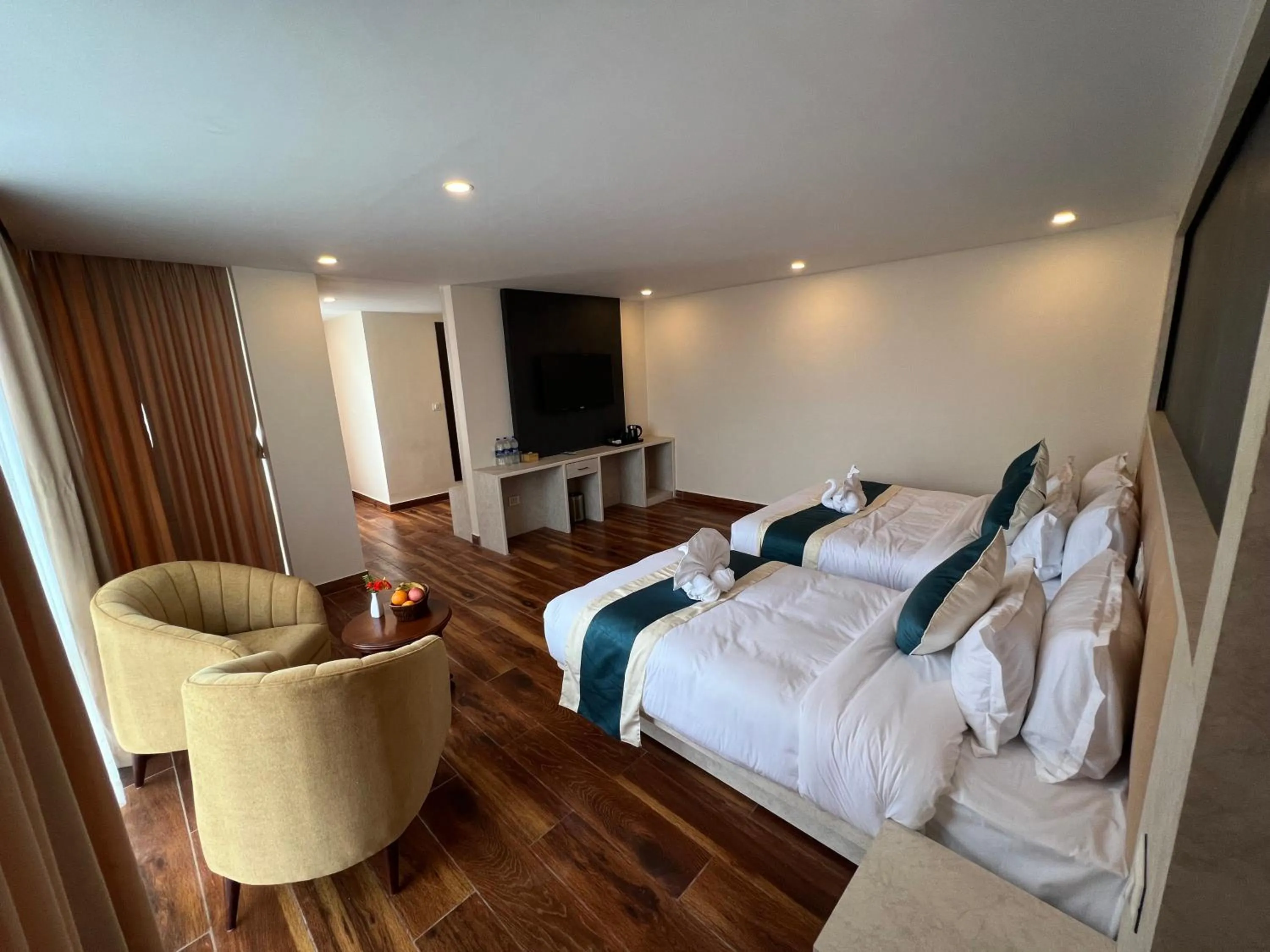 Photo of the whole room, Bed in Hotel Black Diamond - Inside Airport