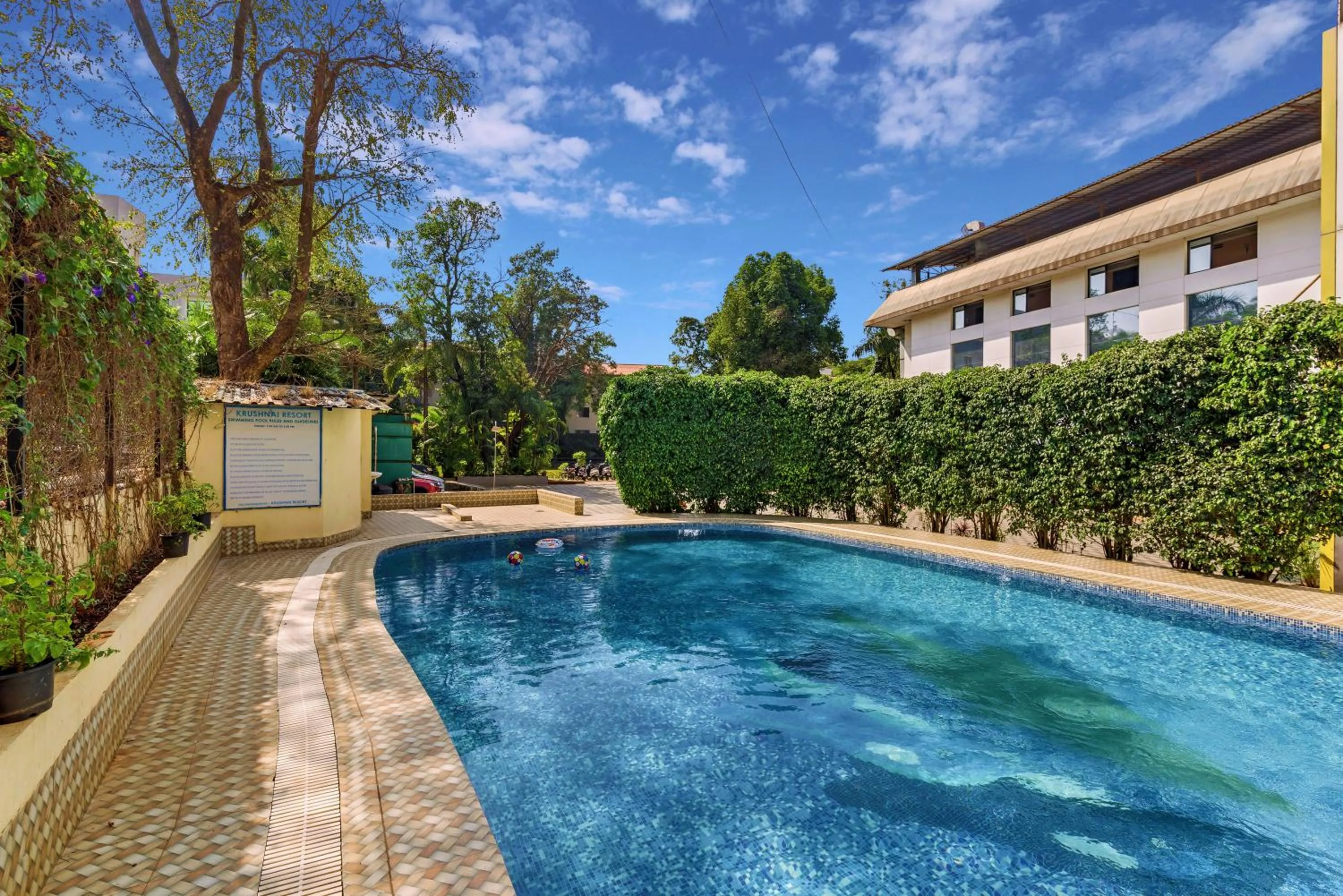 Swimming pool in Krushnai Resort