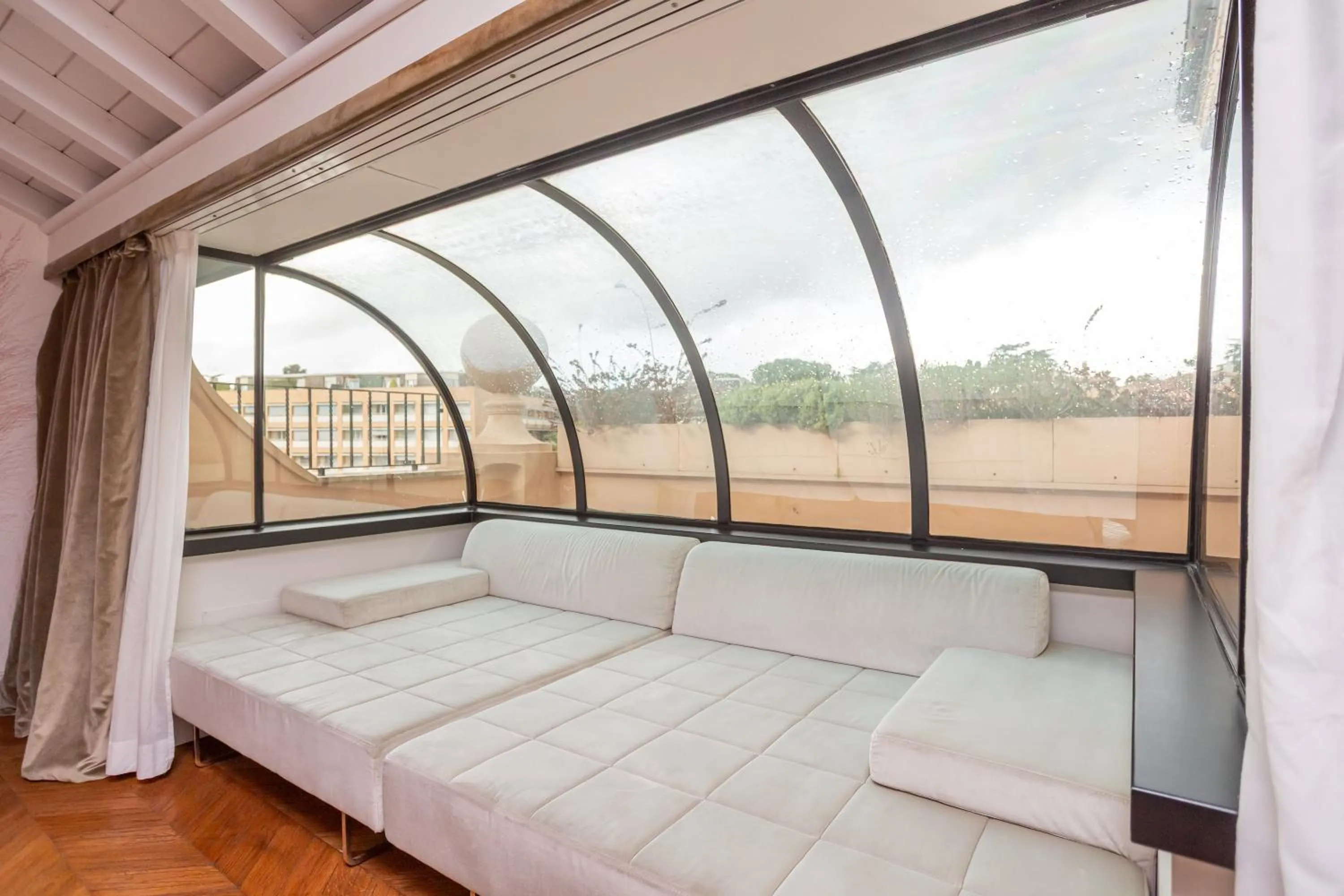 View (from property/room), Bed in Hotel The Corner Roma