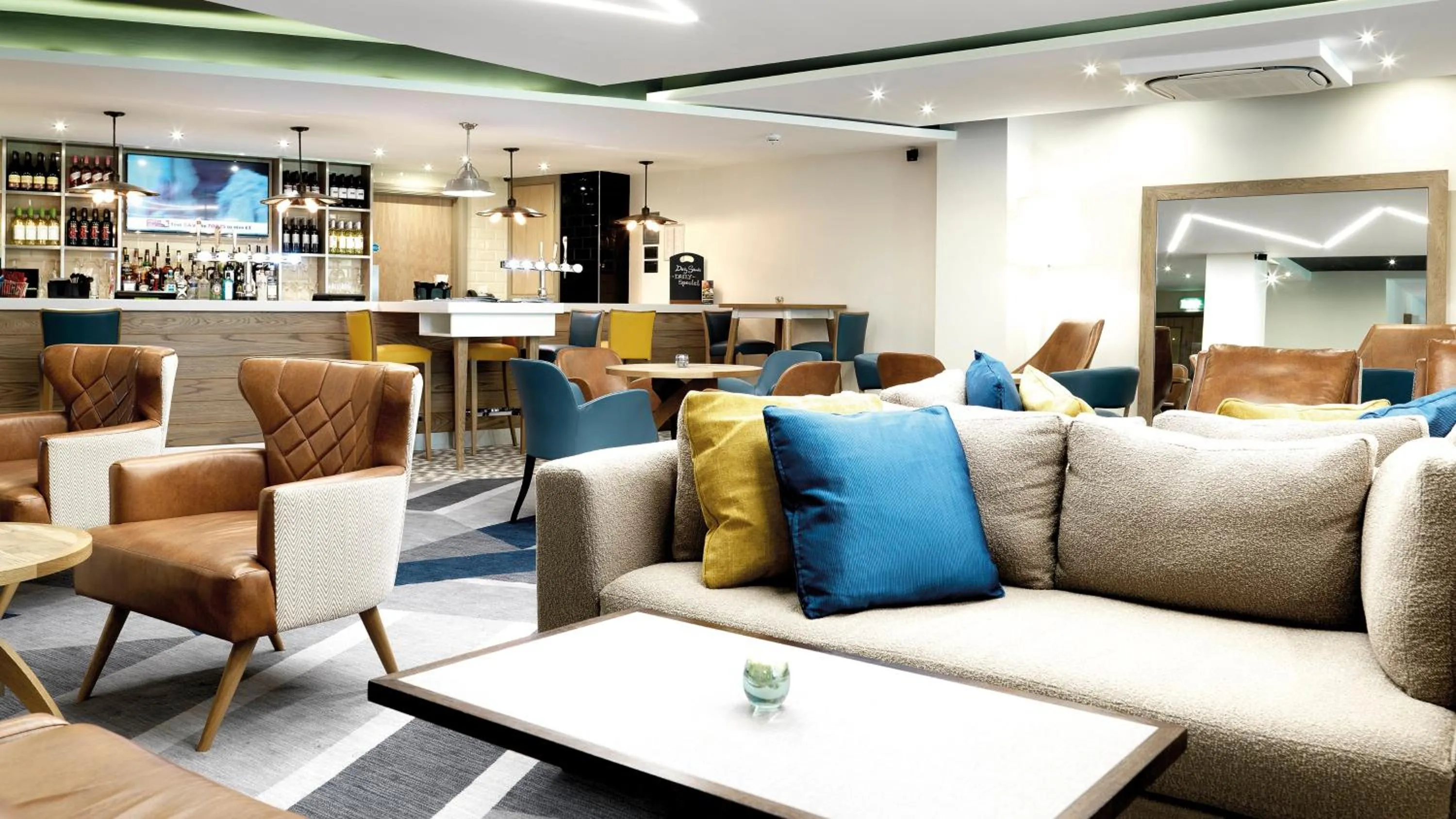 Lobby or reception in Crowne Plaza Plymouth by IHG