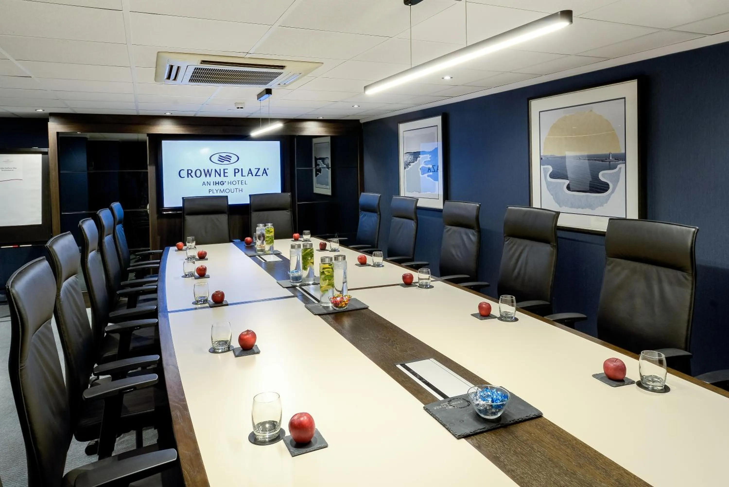 Meeting/conference room in Crowne Plaza Plymouth by IHG