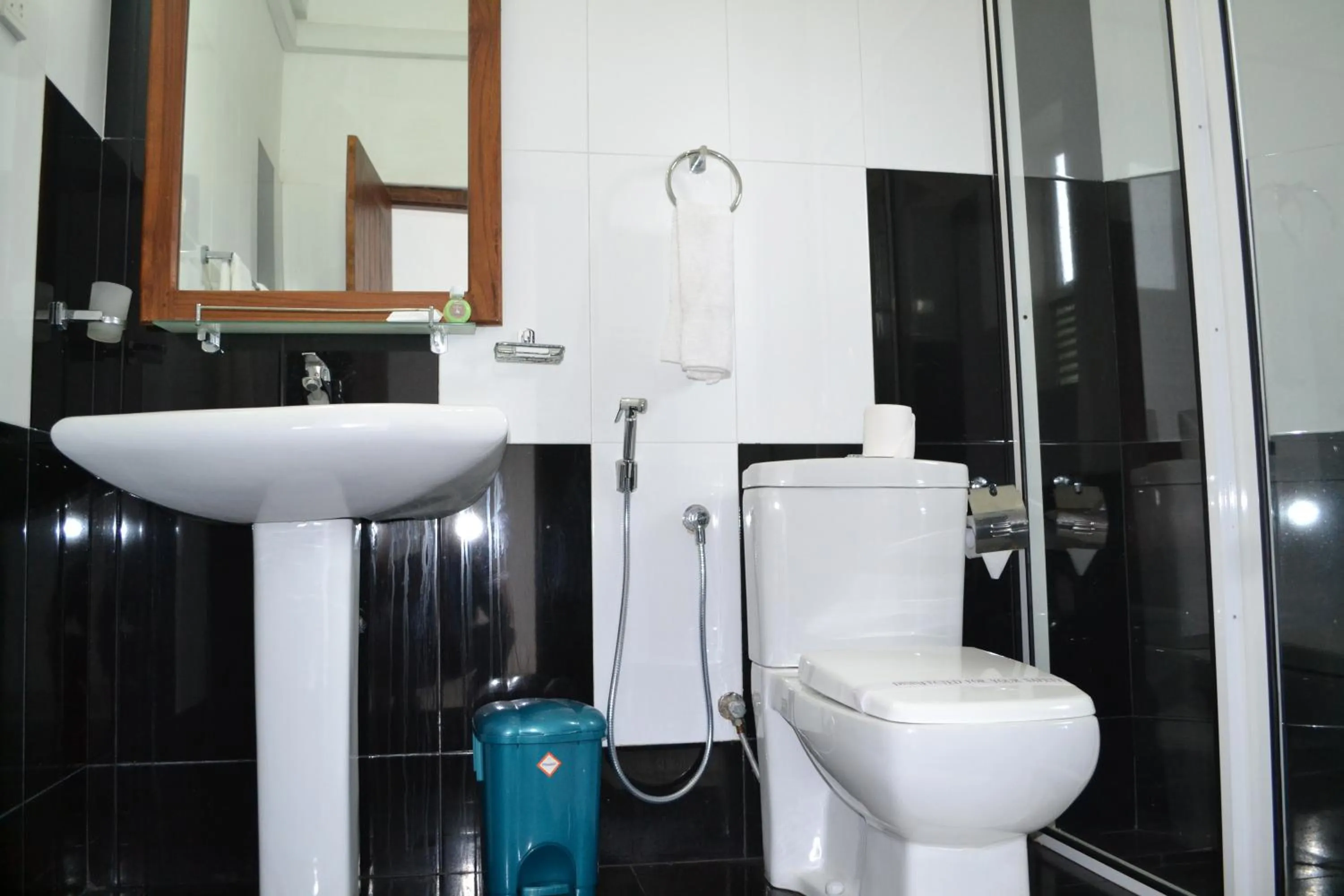 Bathroom in Ceylan Lodge