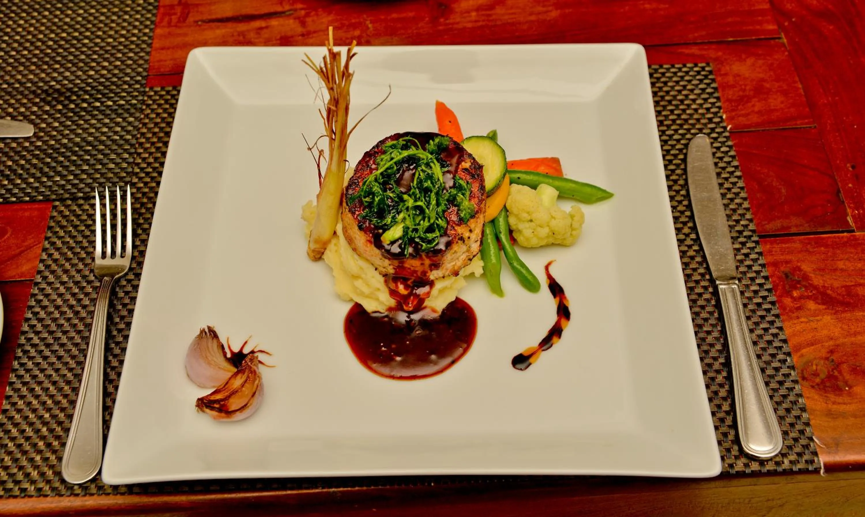 Meals in Ceylan Lodge