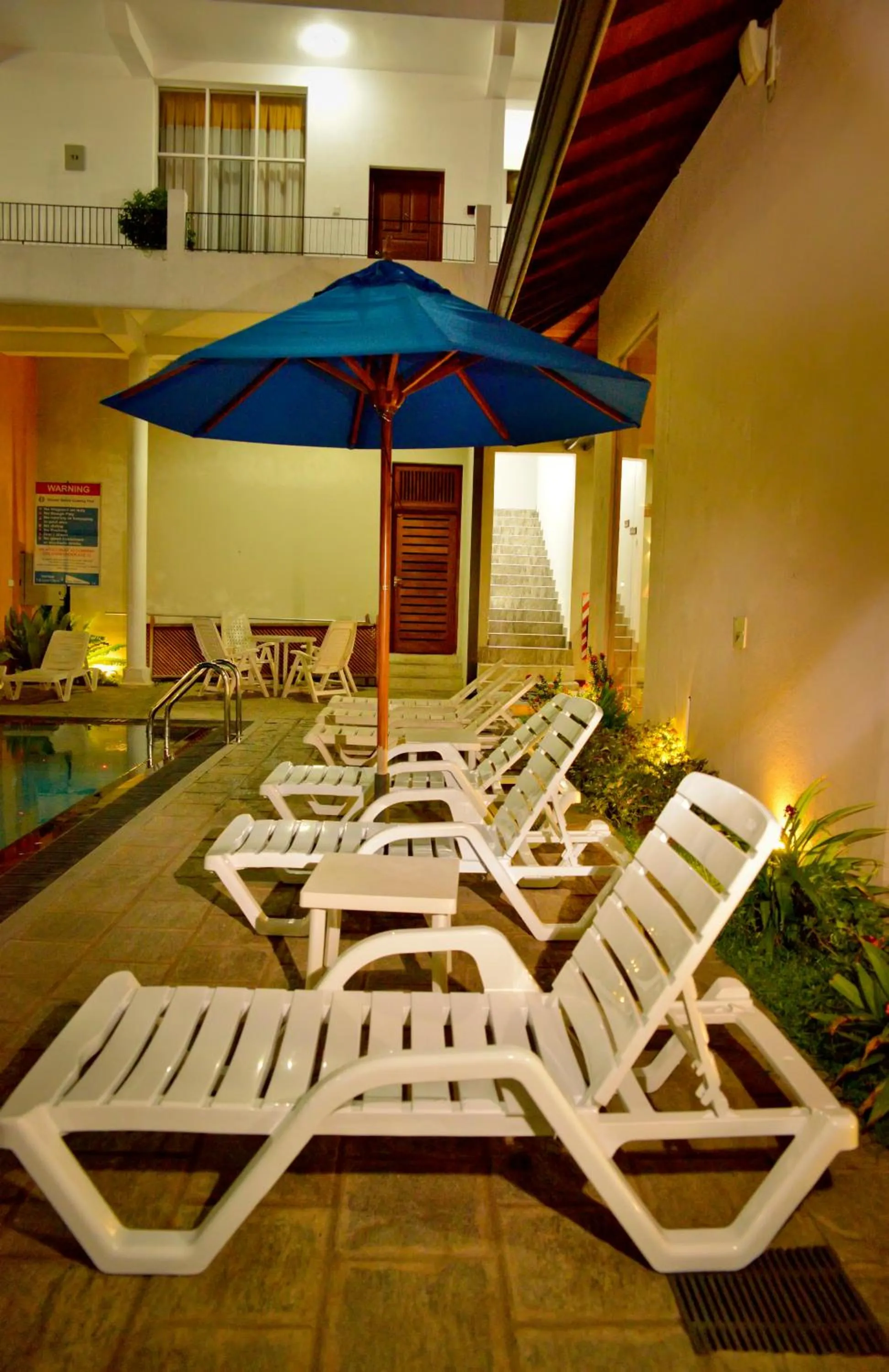 Swimming pool in Ceylan Lodge