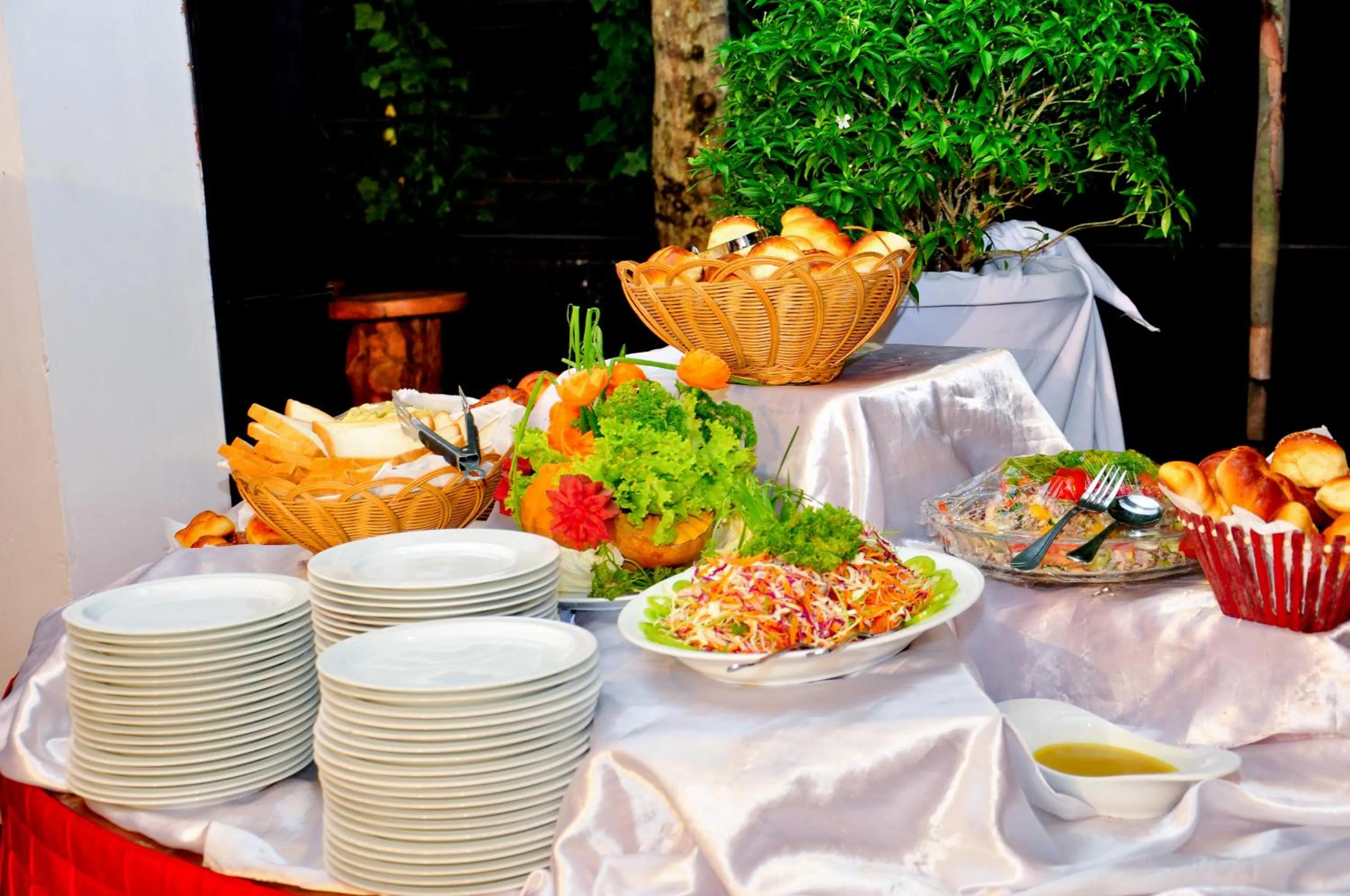 Restaurant/places to eat in Ceylan Lodge