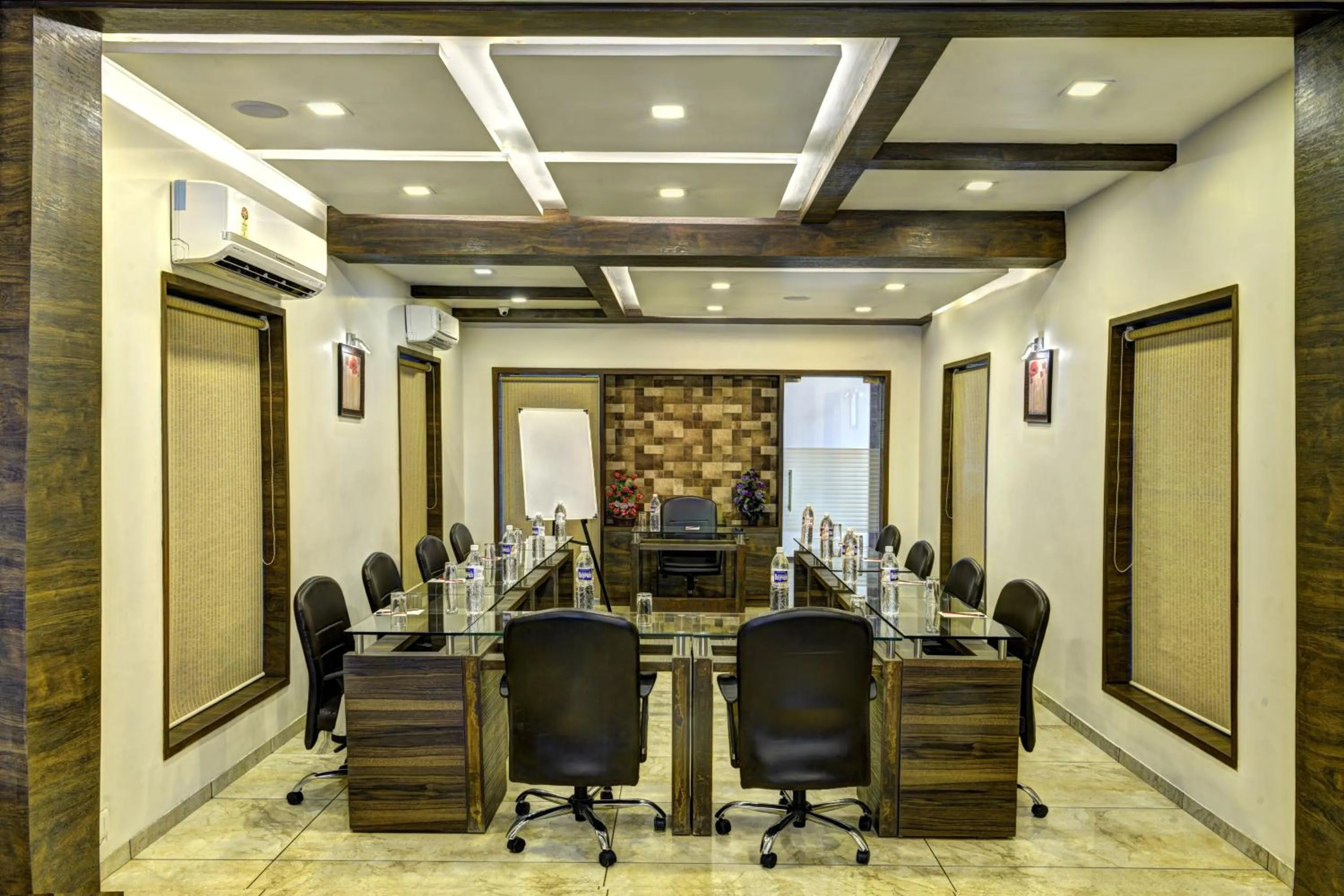 Banquet/Function facilities in Hotel Aaram Orchard