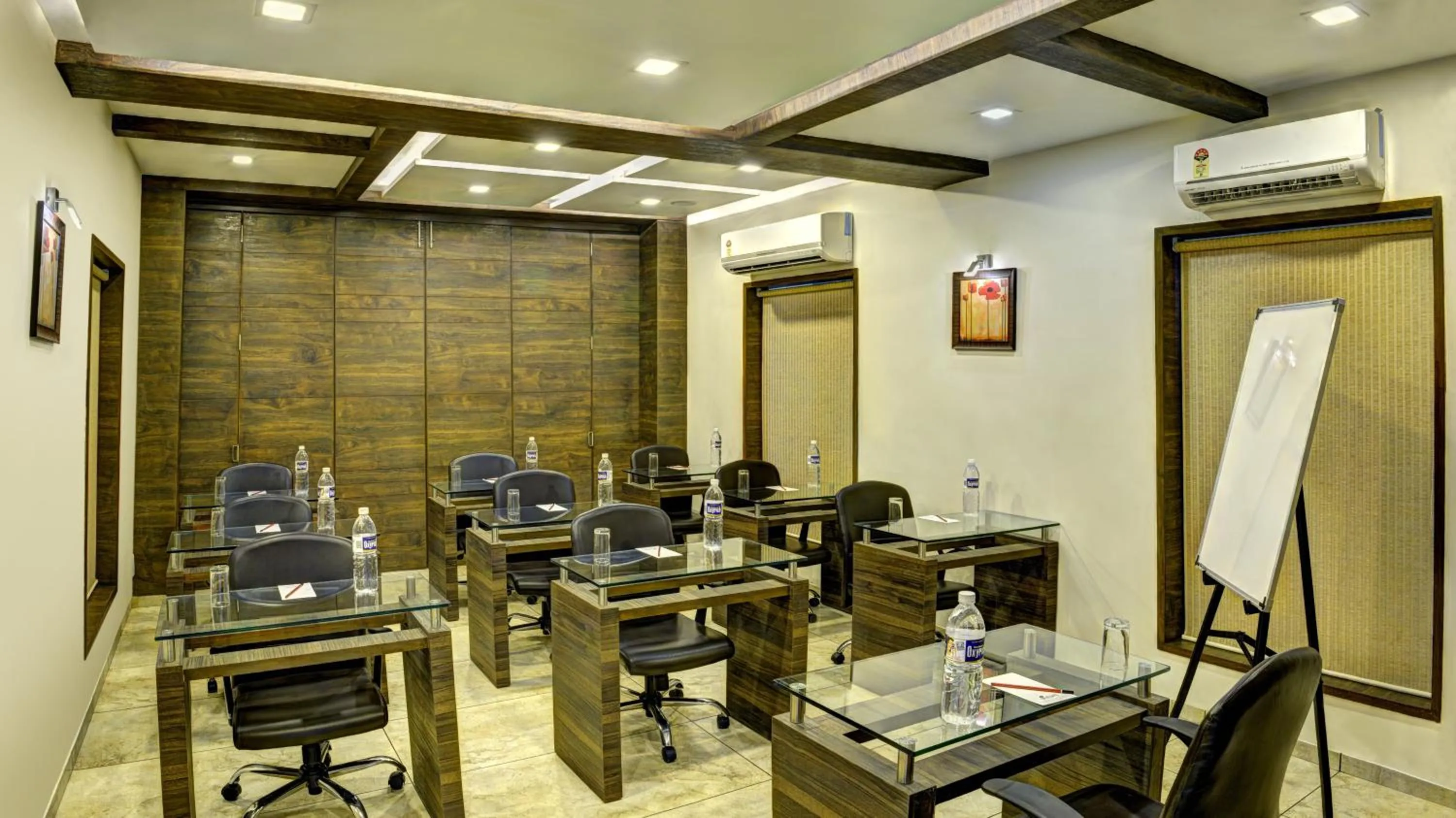 Banquet/Function facilities in Hotel Aaram Orchard