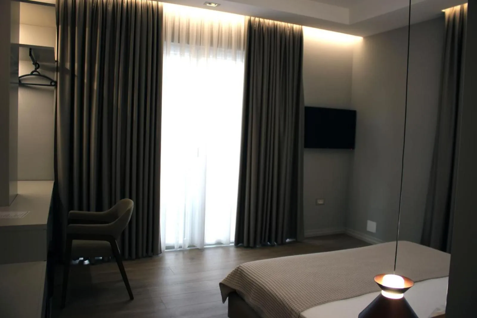 Bedroom, Bed in Hotel Monarch