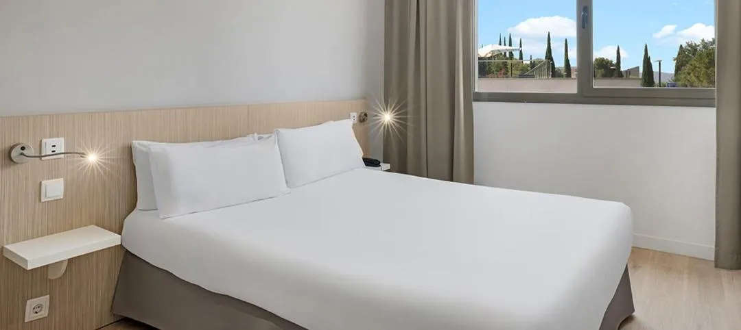 Bed in B&B HOTEL Barcelona Sant Cugat