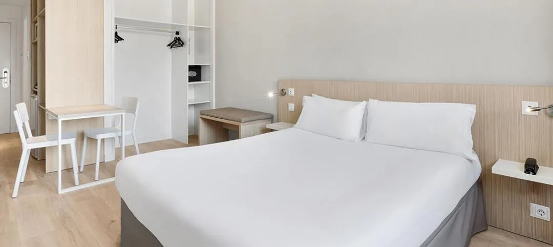 Bed in B&B HOTEL Barcelona Sant Cugat