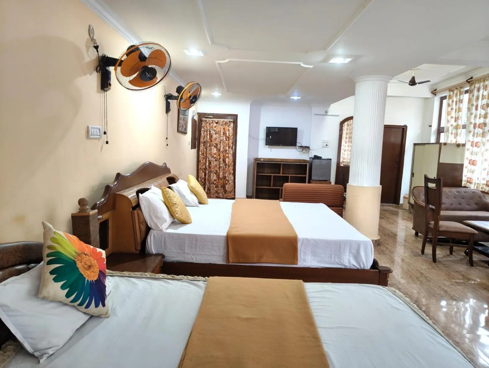 Bed in Hotel Centre Point Resorts Palampur