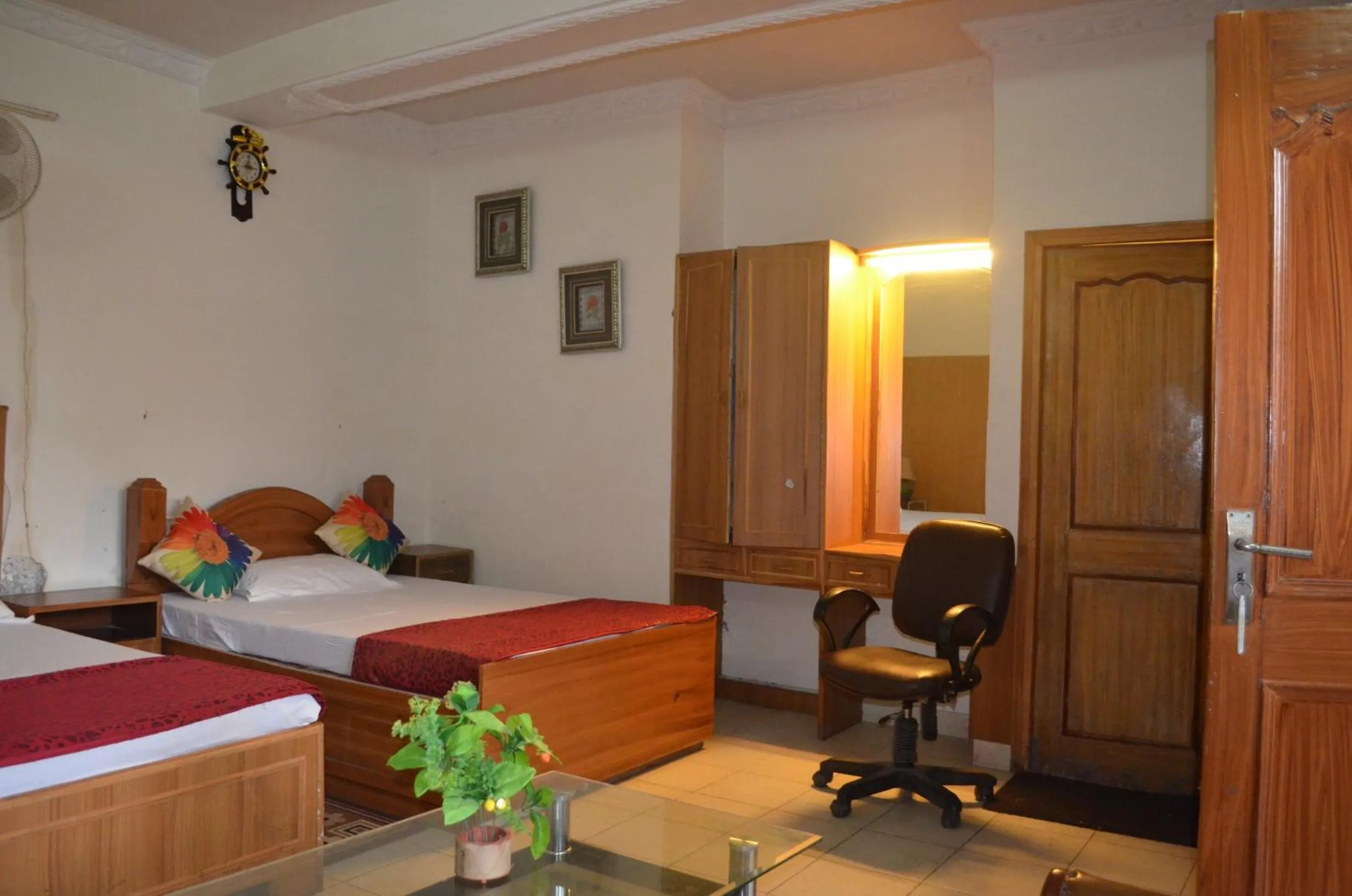 Bed in Hotel Centre Point Resorts Palampur