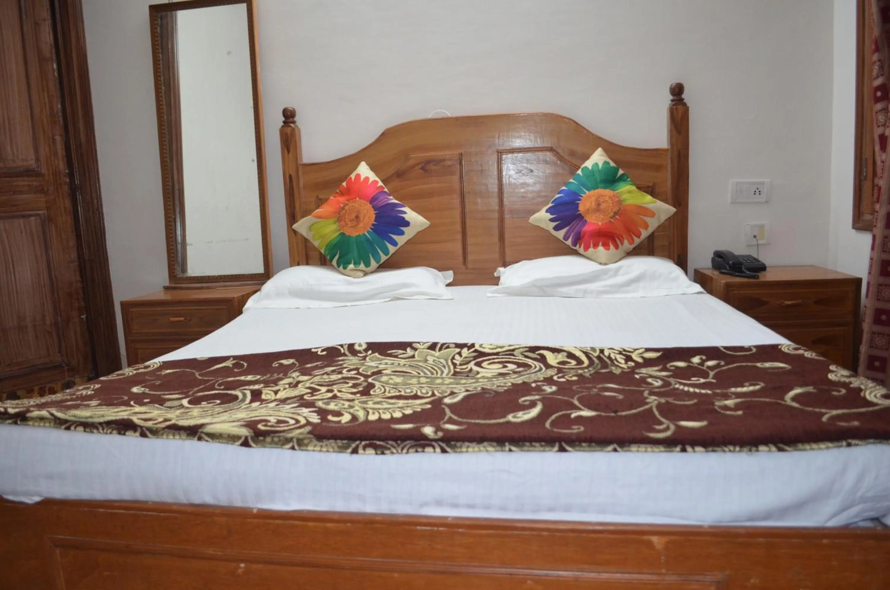 Bedroom, Bed in Hotel Centre Point Resorts Palampur
