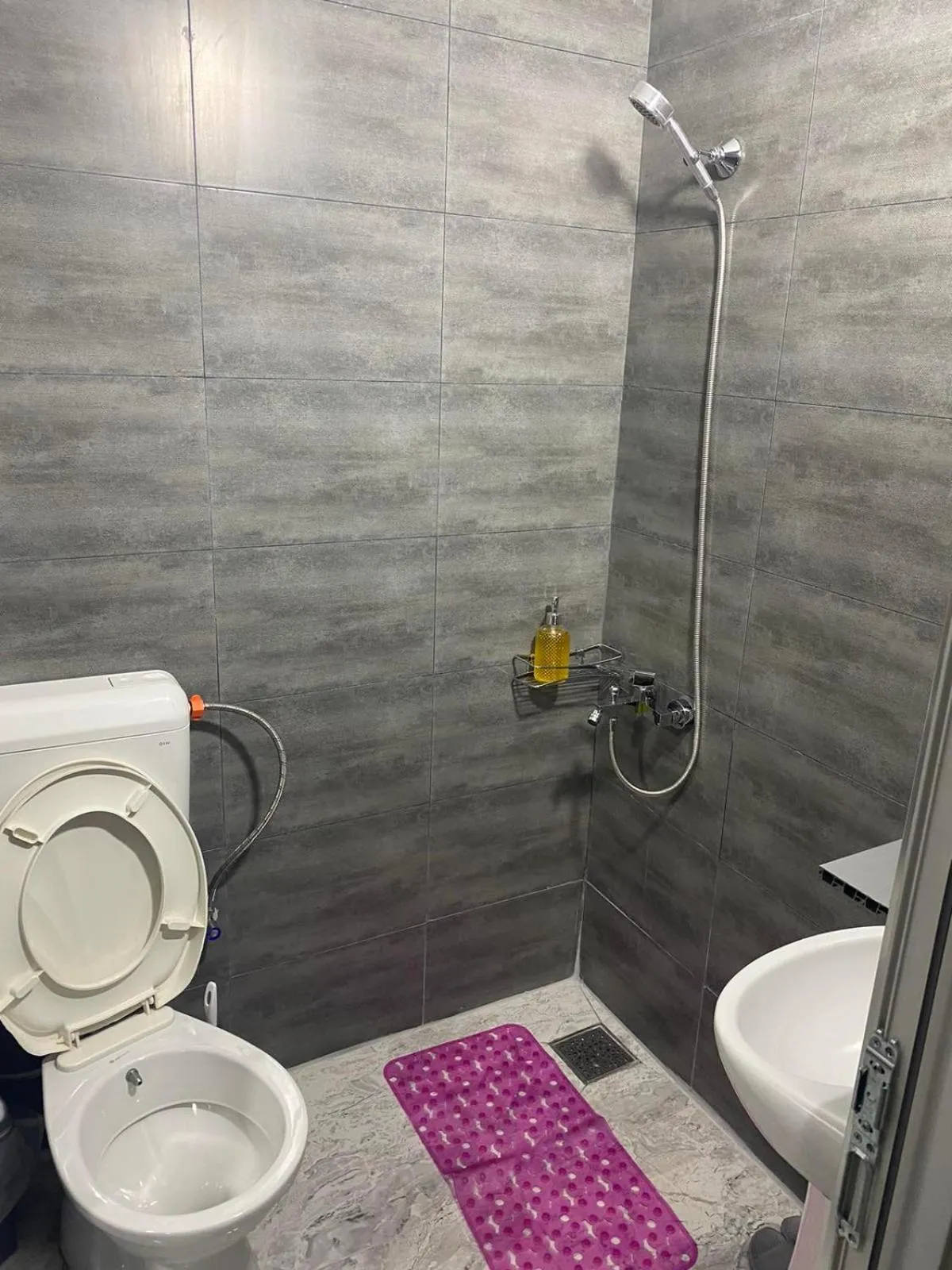 Shower in Hotel City Rooms Prishtina