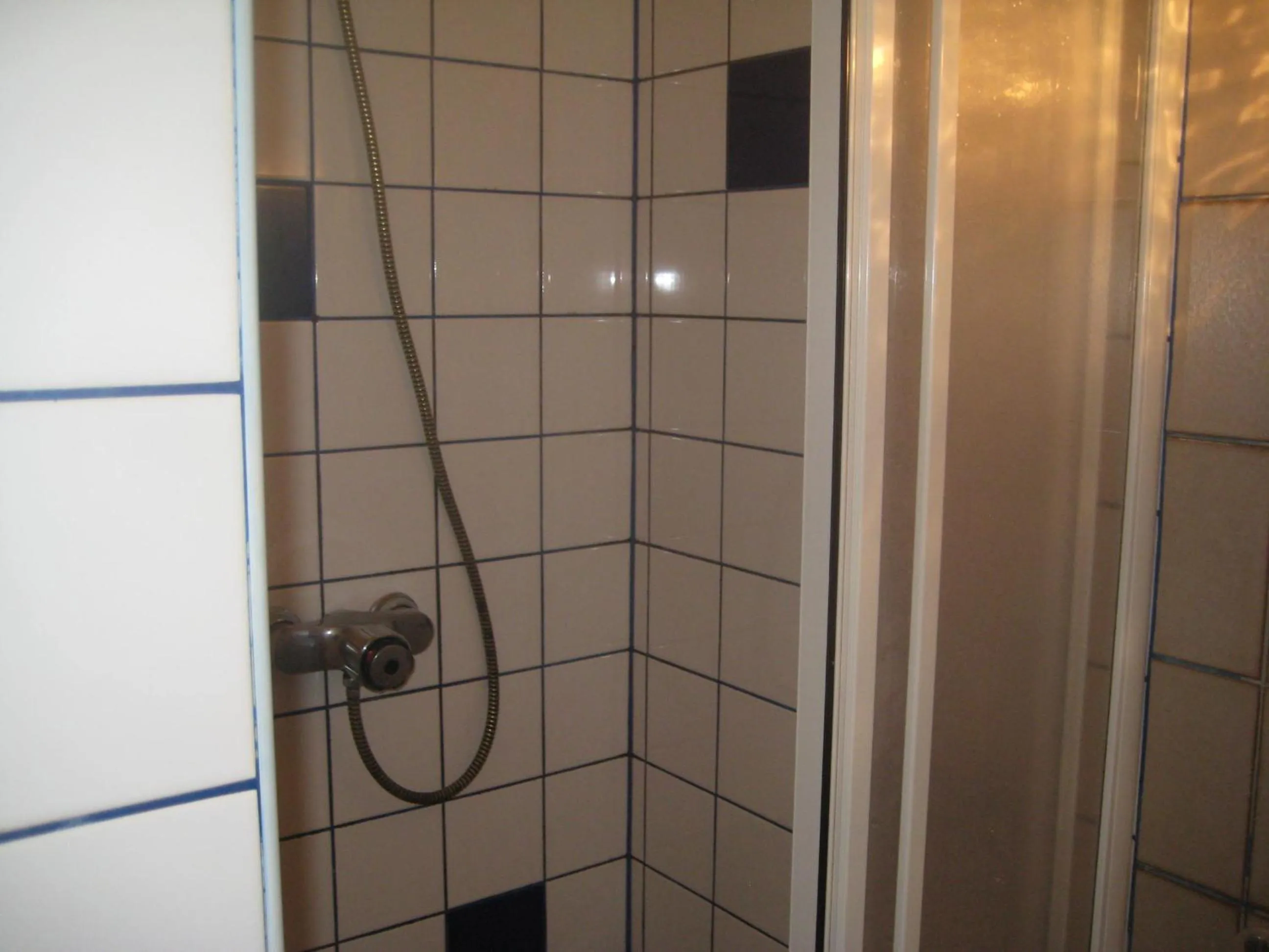 Shower in HappyHostel