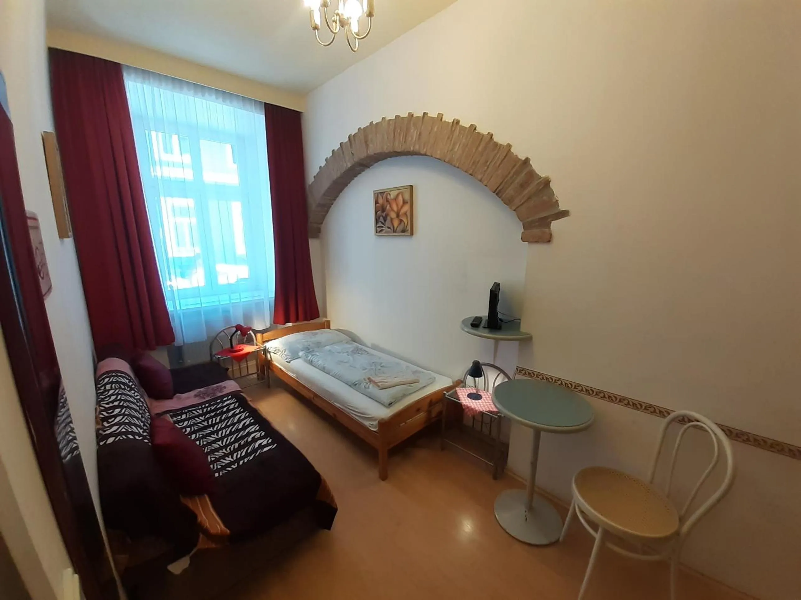 Photo of the whole room, Bed in HappyHostel