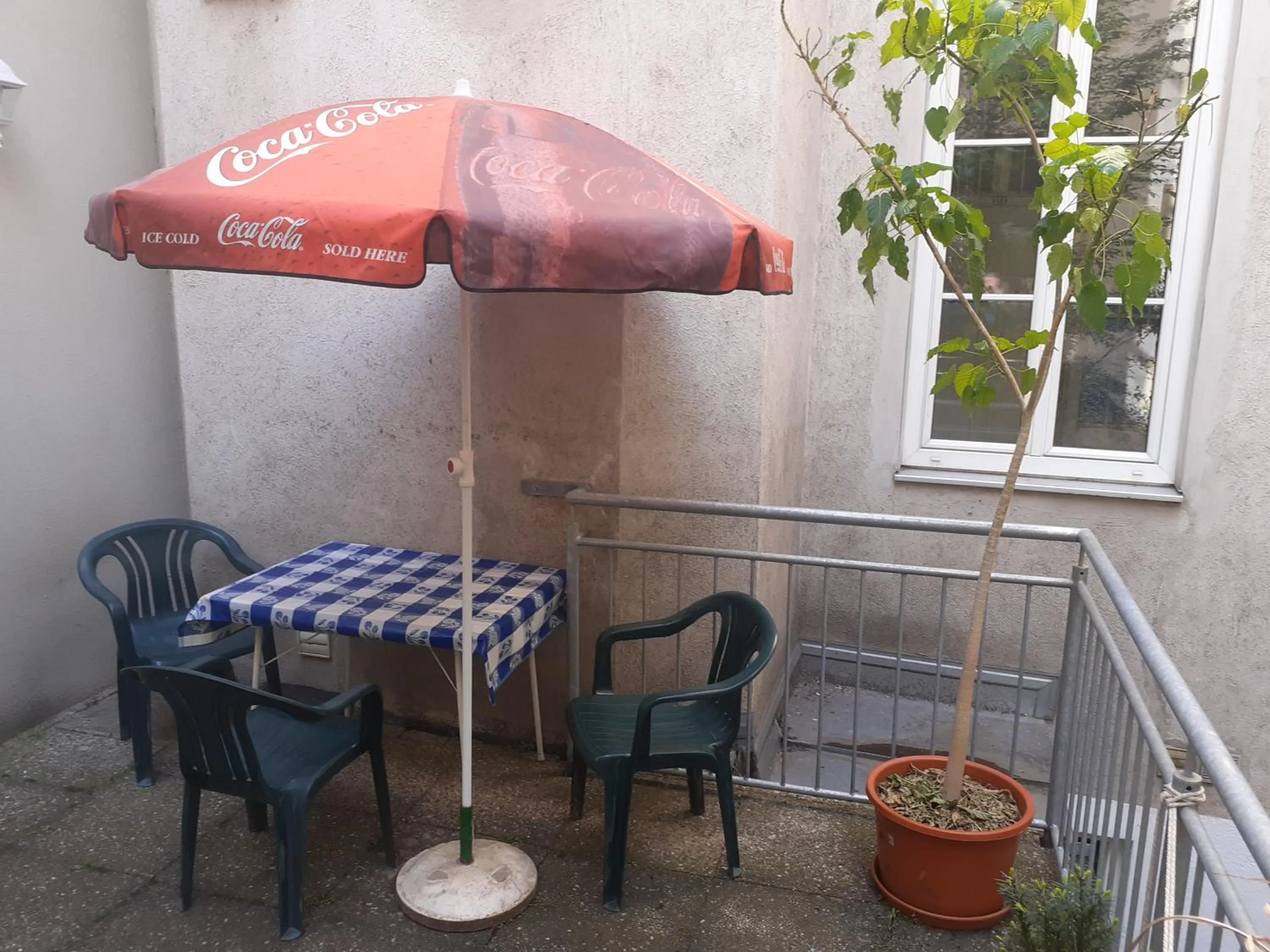 Balcony/Terrace in HappyHostel