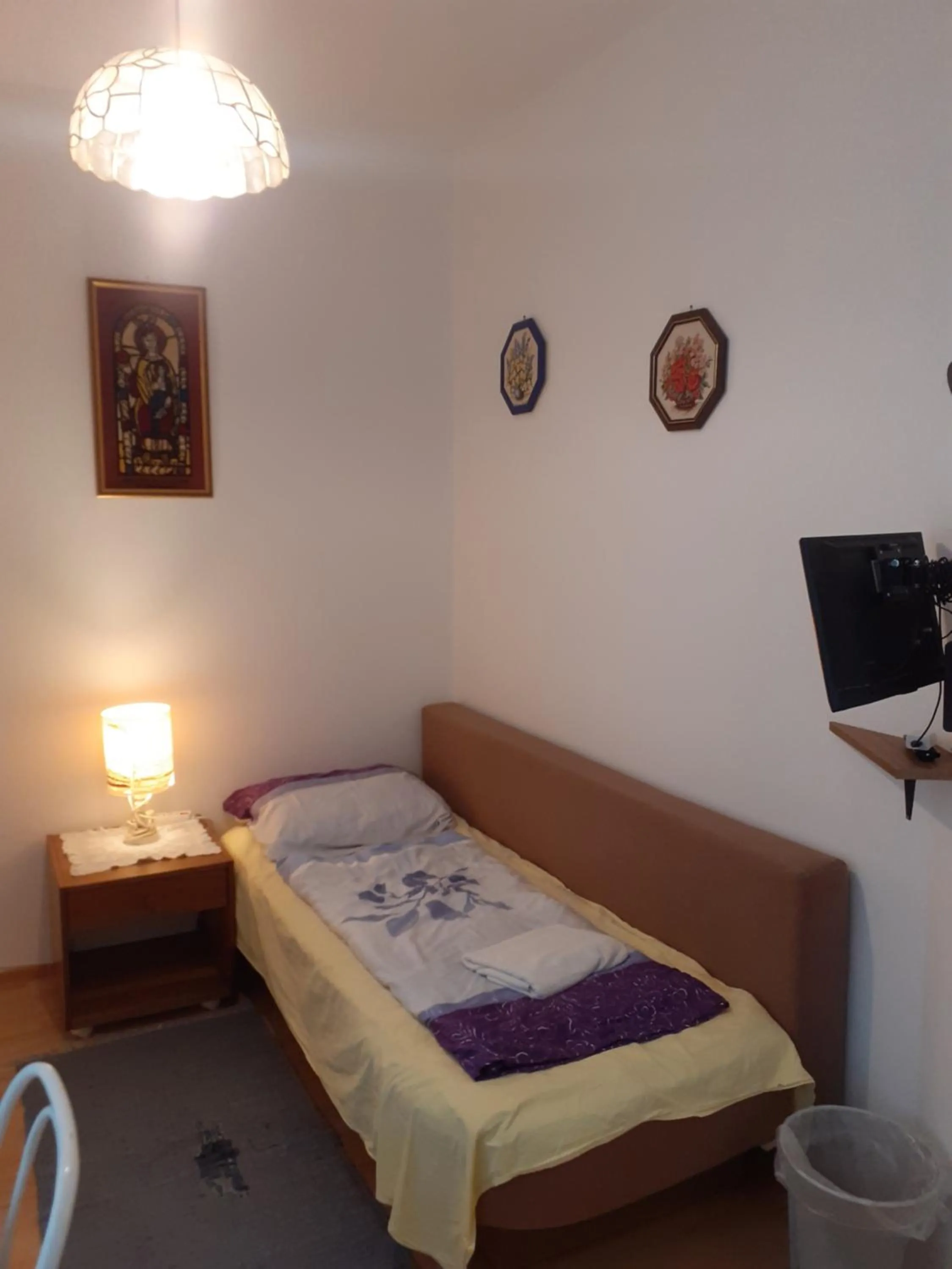 Photo of the whole room, Bed in HappyHostel