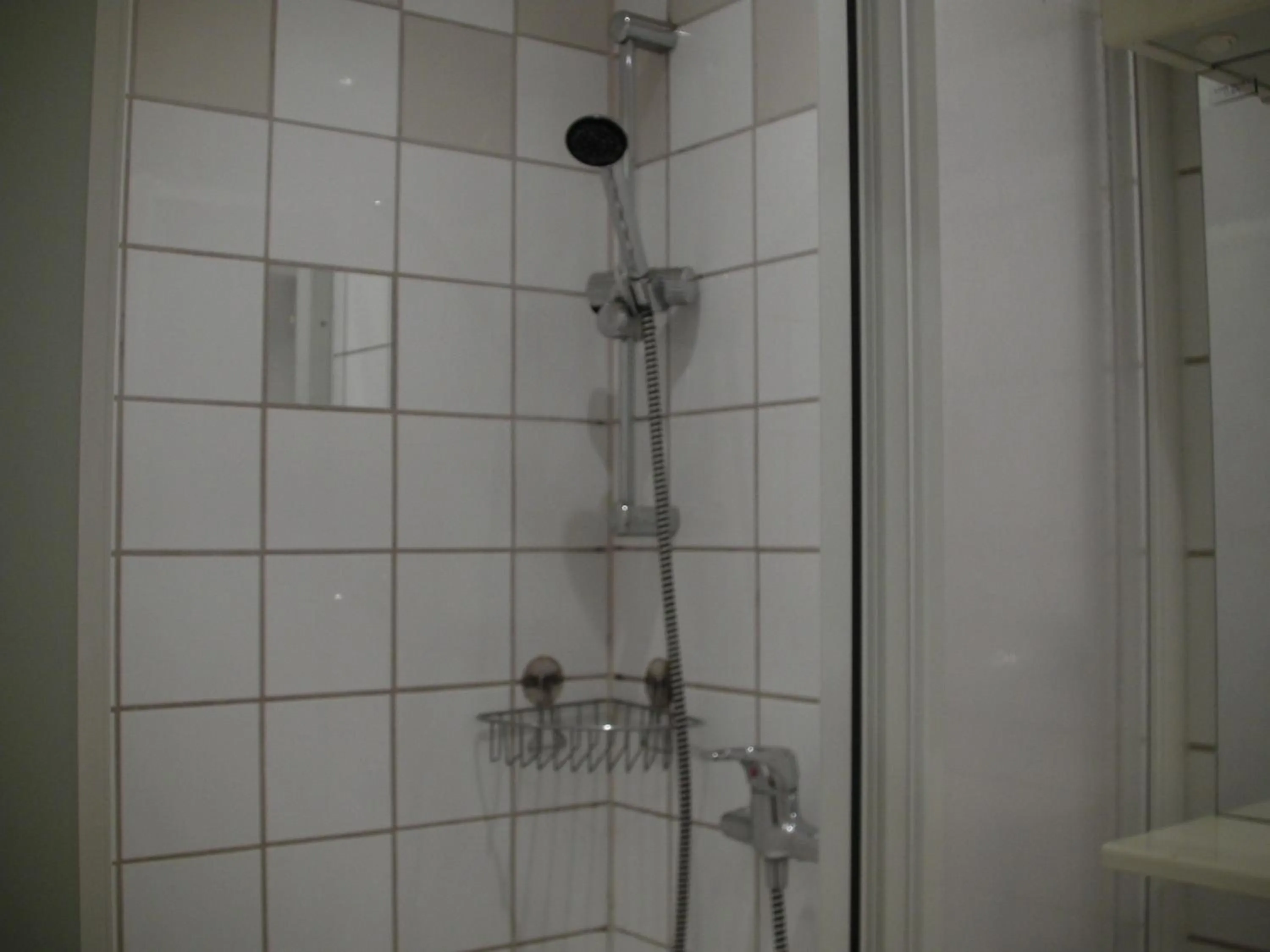Shower in HappyHostel
