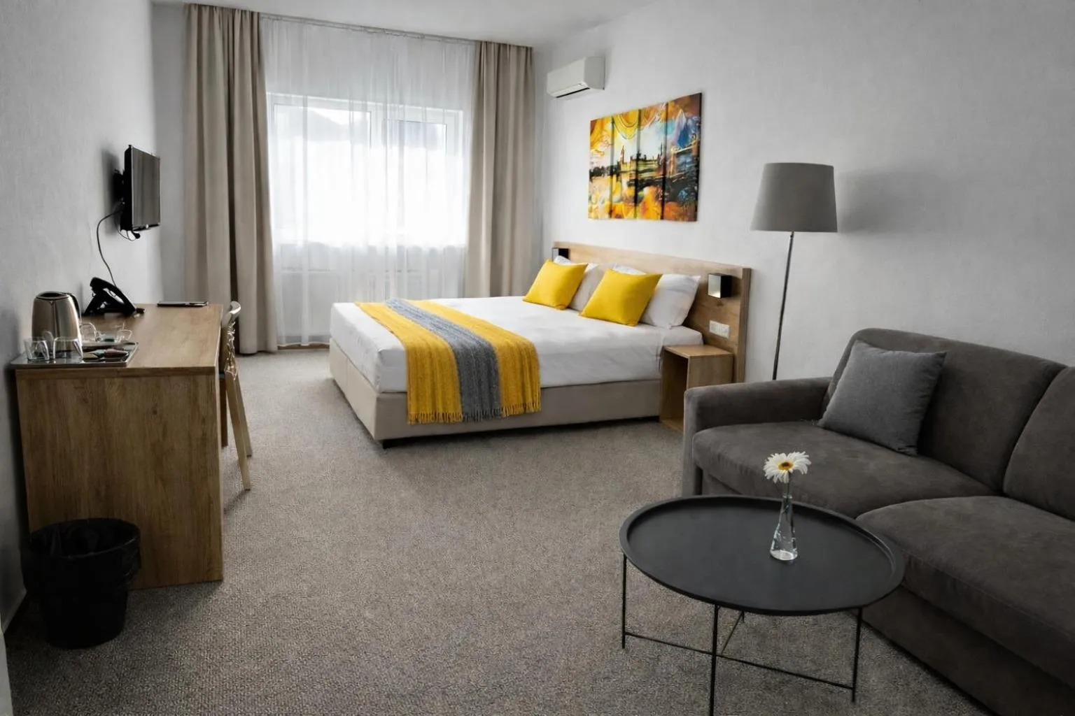 Bed in Hotel Kapitol