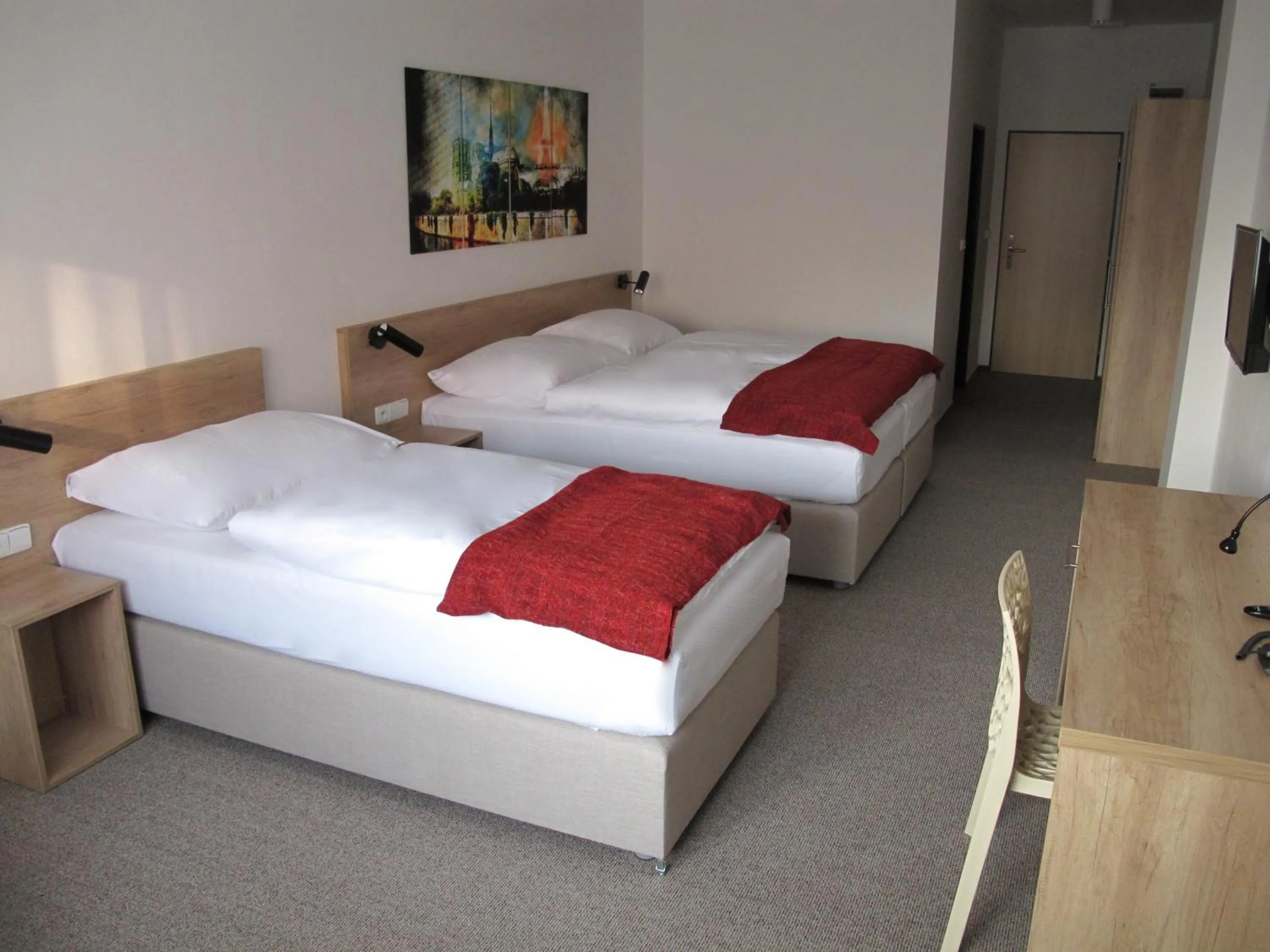 Bedroom, Bed in Hotel Kapitol