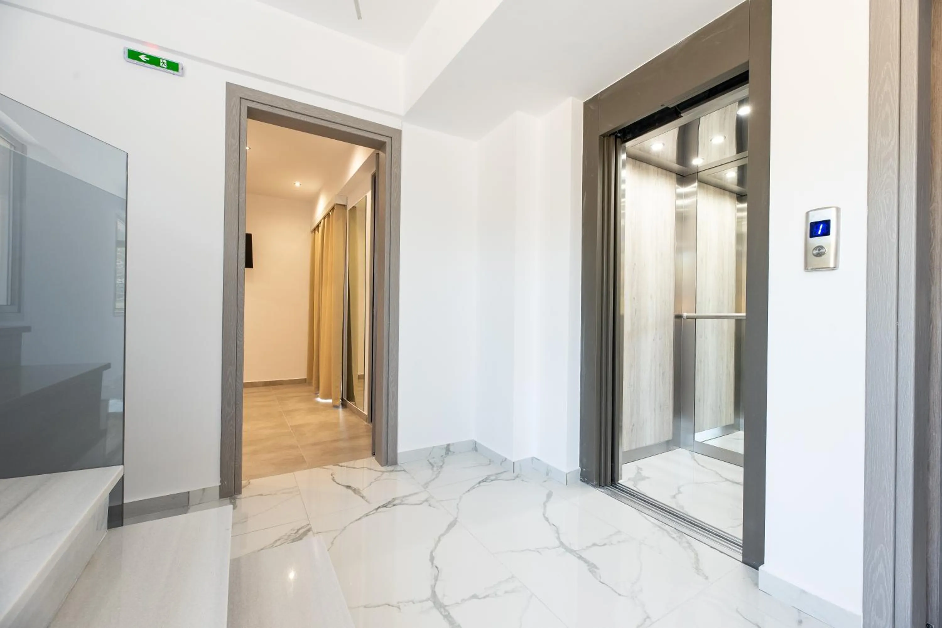 elevator in Airscape Hotel Free Shuttle From And To Athen's Airport