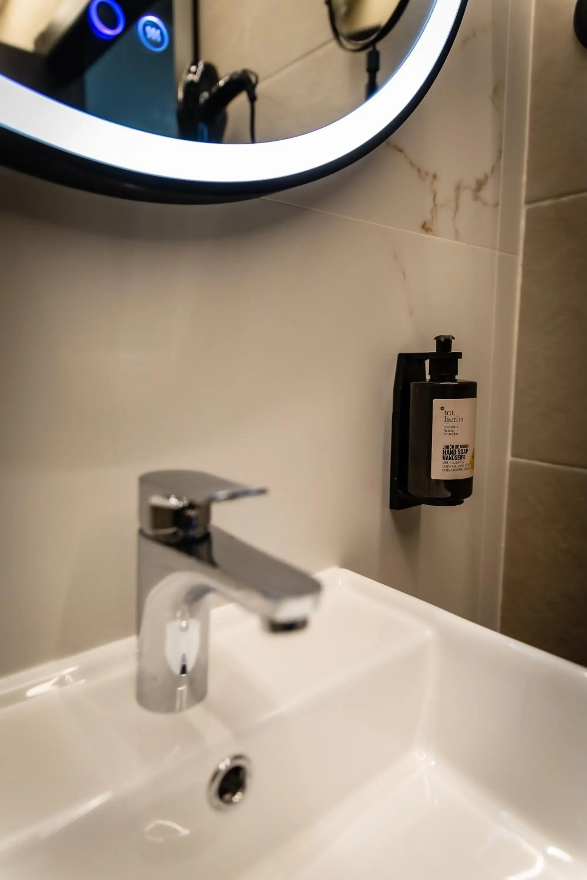 Bathroom in HOTEL CORONA DE PADRÓN
