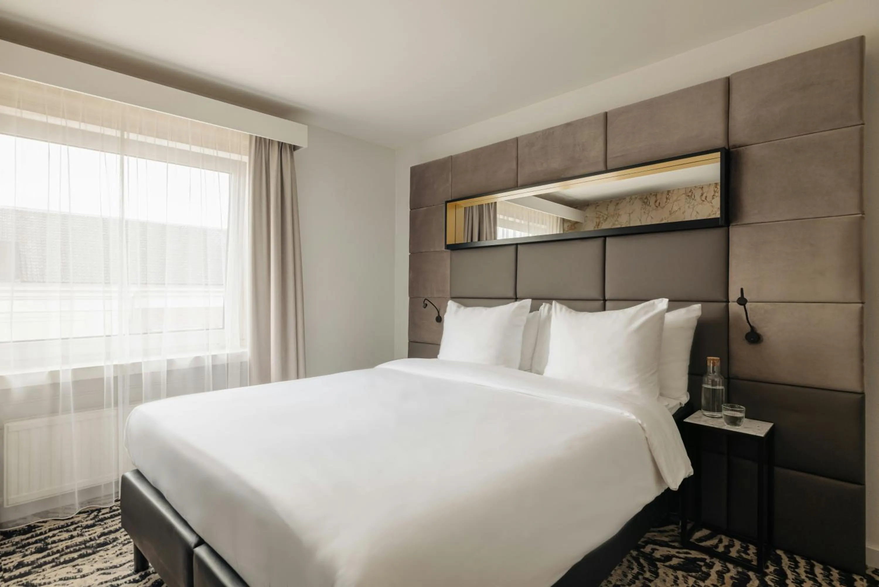 Facade/entrance, Bed in Leonardo Boutique Hotel The Lancaster Amsterdam