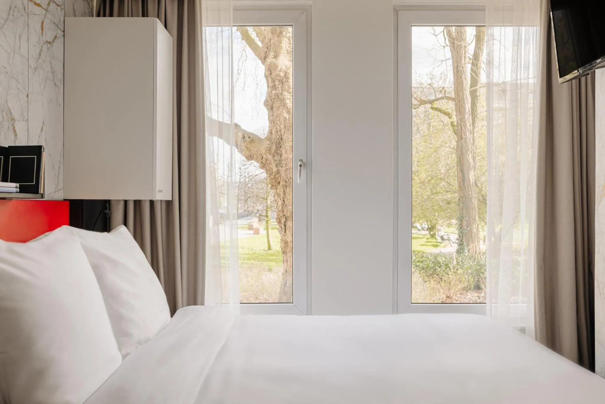 Photo of the whole room, Bed in Leonardo Boutique Hotel The Lancaster Amsterdam