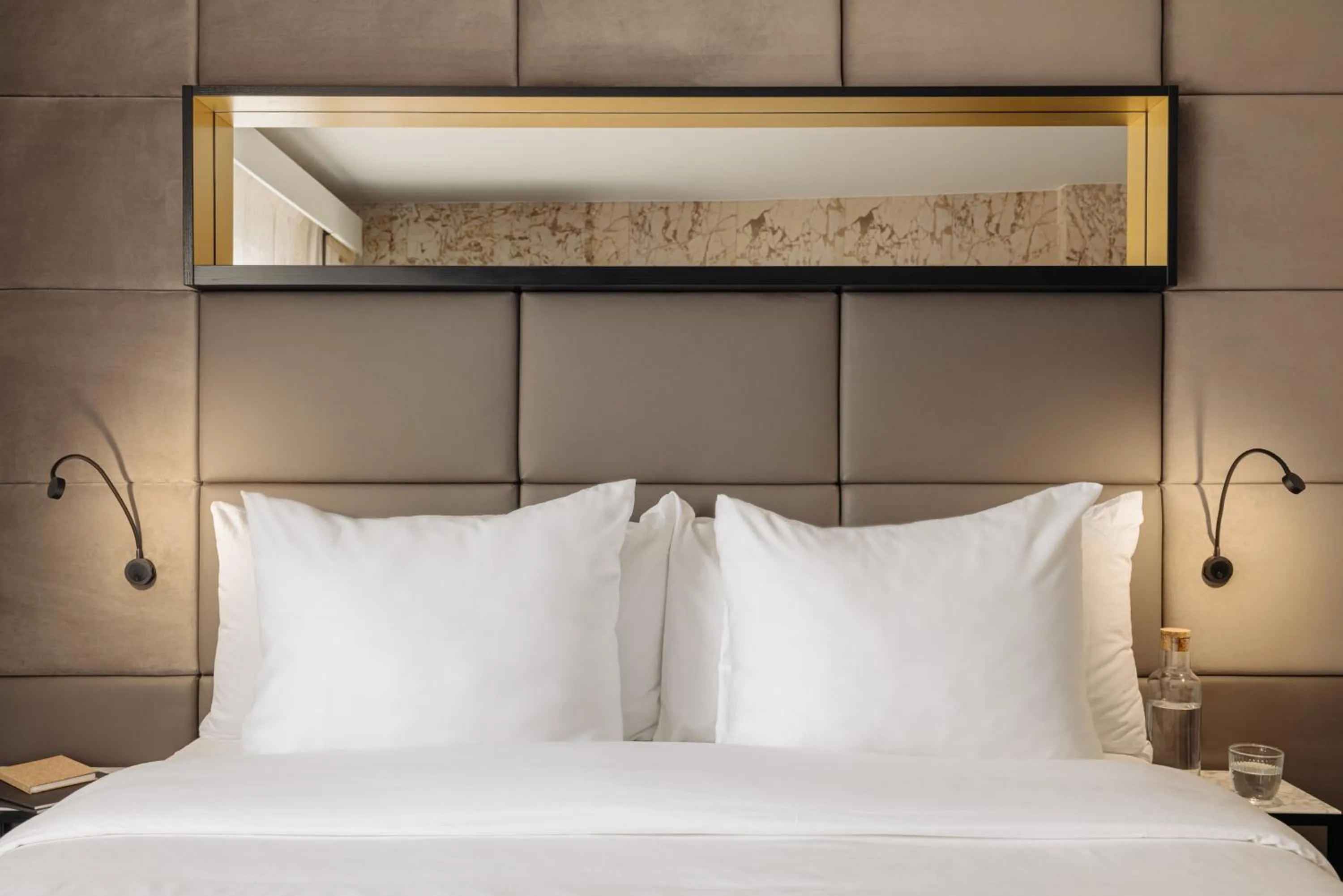 Bed in Leonardo Boutique Hotel The Lancaster Amsterdam